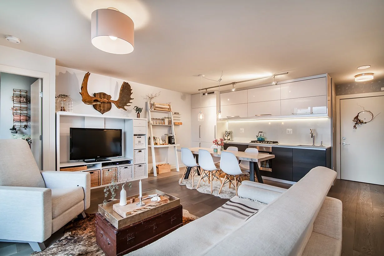 living room 1.jpg