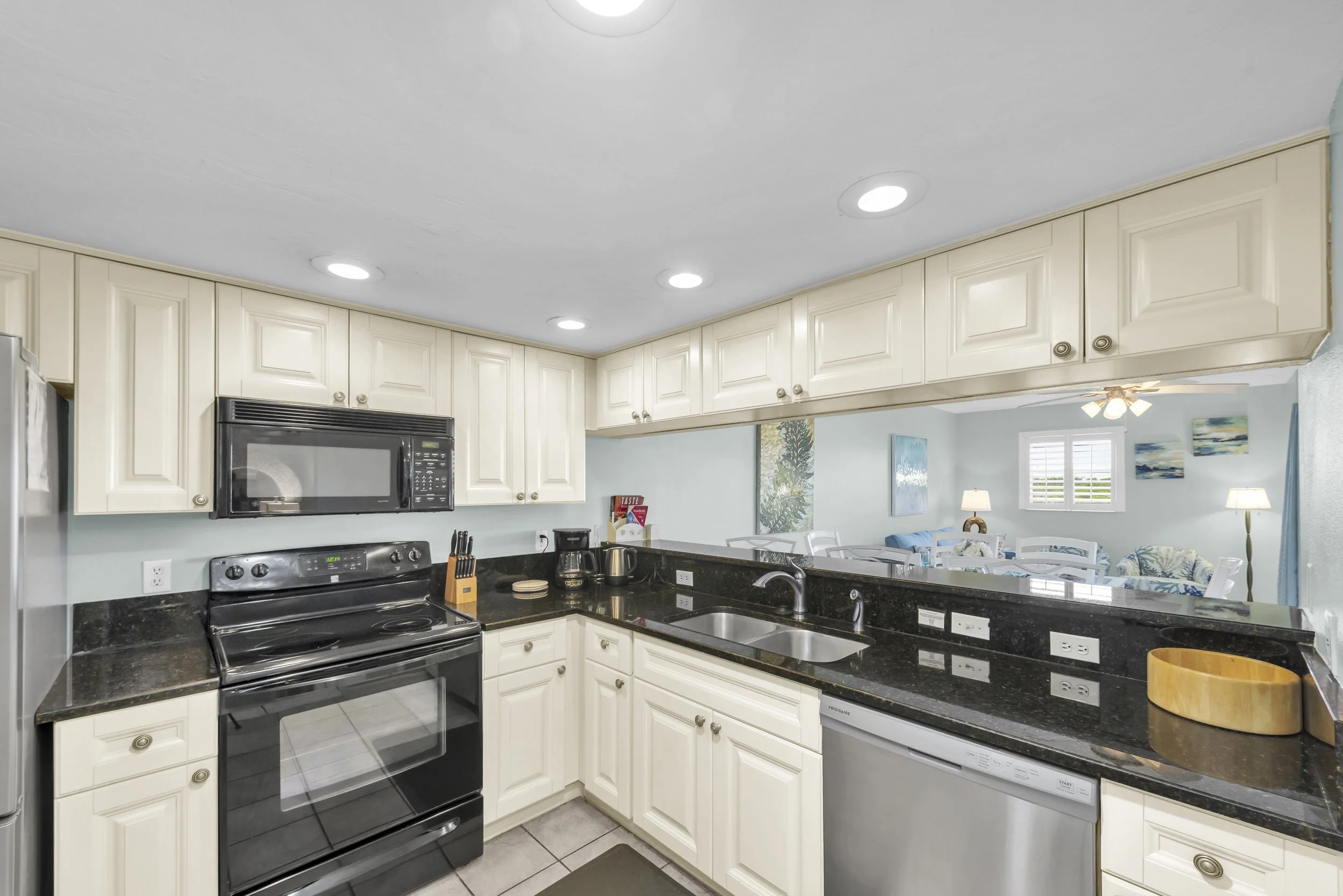 13-3607 E Bay Drive 109 Flambient-55.jpg