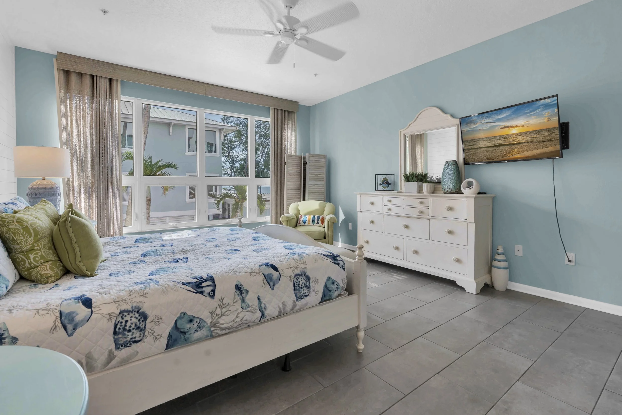 Primary bedroom - king bed