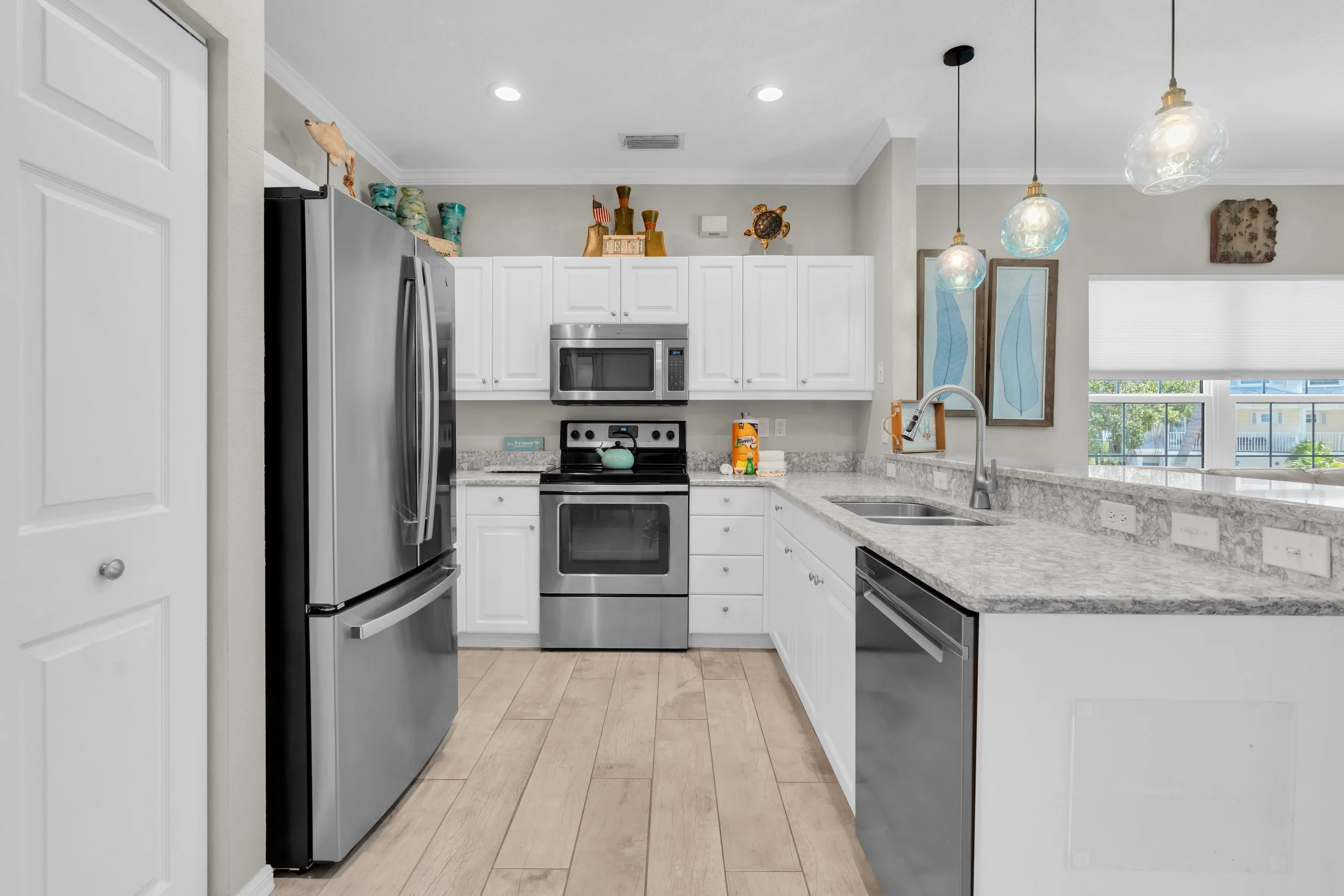 Kitchen 2.jpg