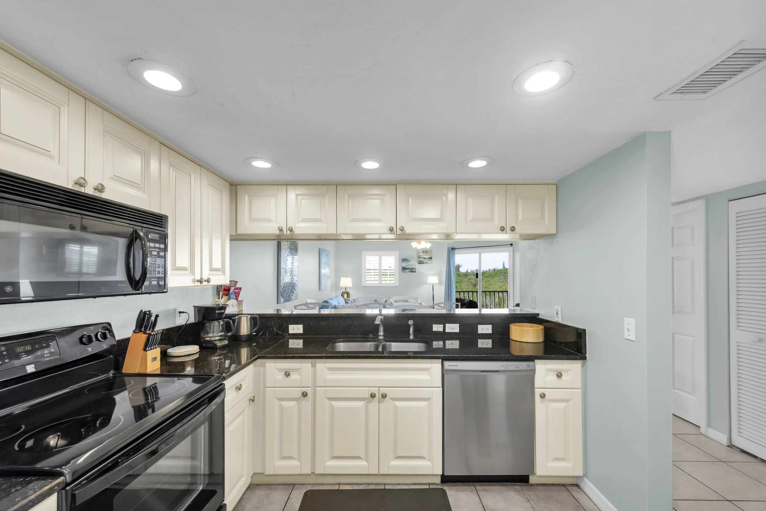 14-3607 E Bay Drive 109 Flambient-62.jpg