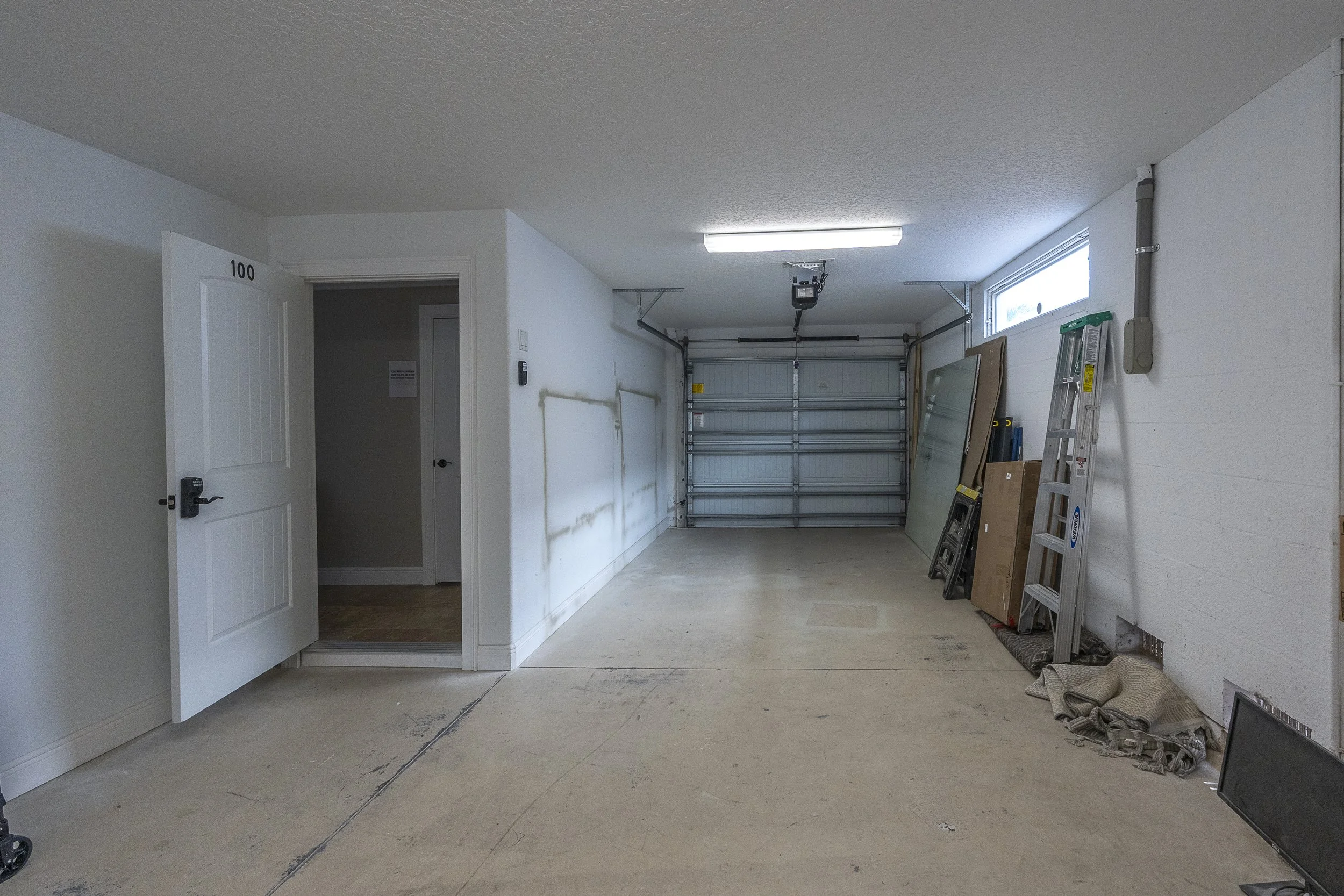 Unit 100 Garage.jpg