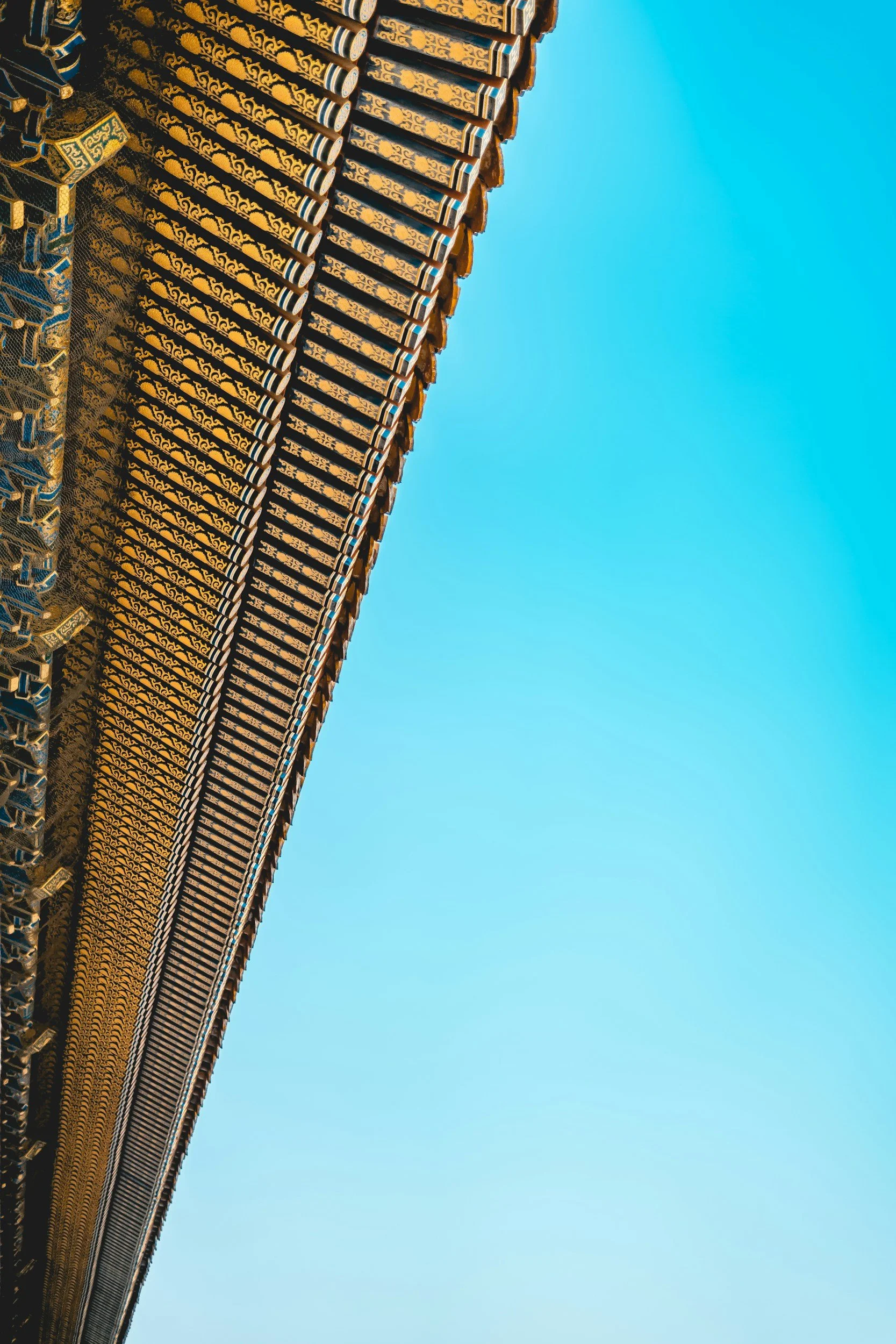 China vs Japan: The Rivalry Reshaping Global Capital, Currencies, and Real Assets