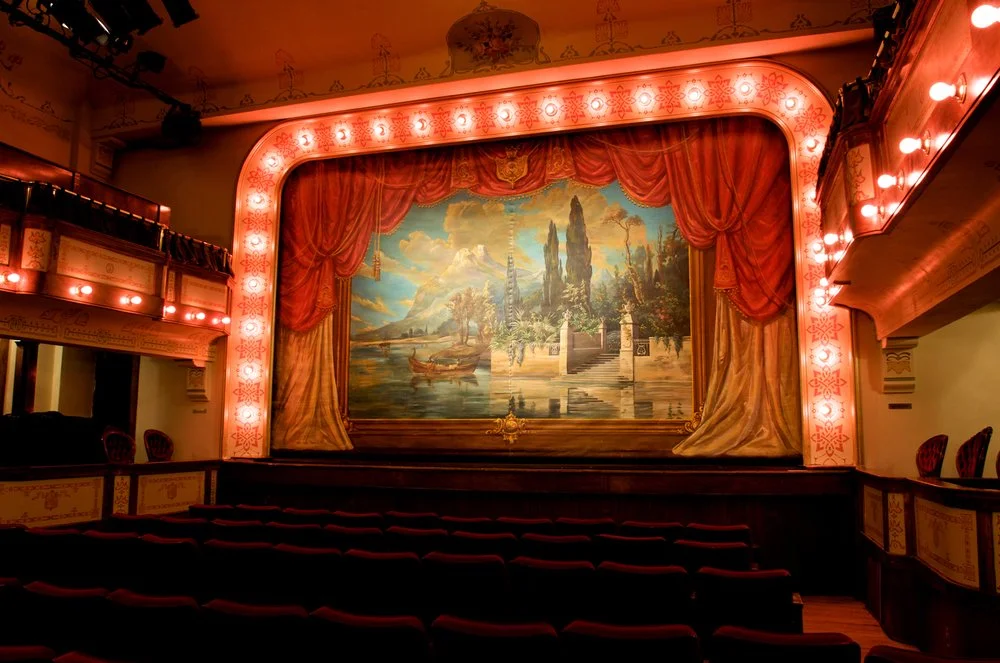 side+theater+4MB.jpg