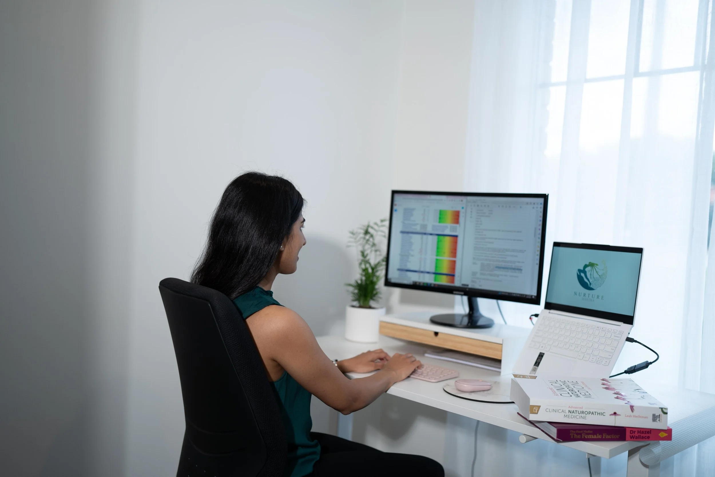 Sonali Shah Clinical Nutritionist in Perth supporting a client with personalised metabolic health nutrition