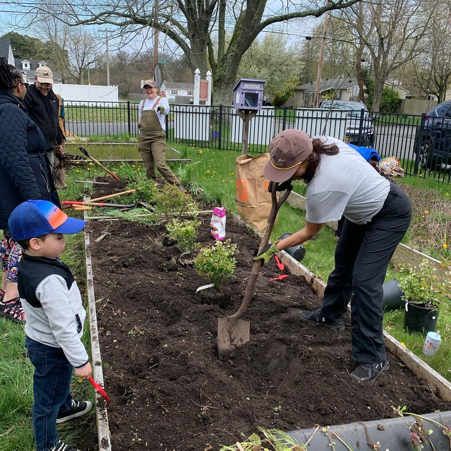 We are very much an intergenerational crew!!! Thank you @imanmarghoob for kickstarting us off this Spring and continuing to guide and teach at the garden.

We have extra wood chips if community members need please reach out! #GrowYourFood #AntiLandfi