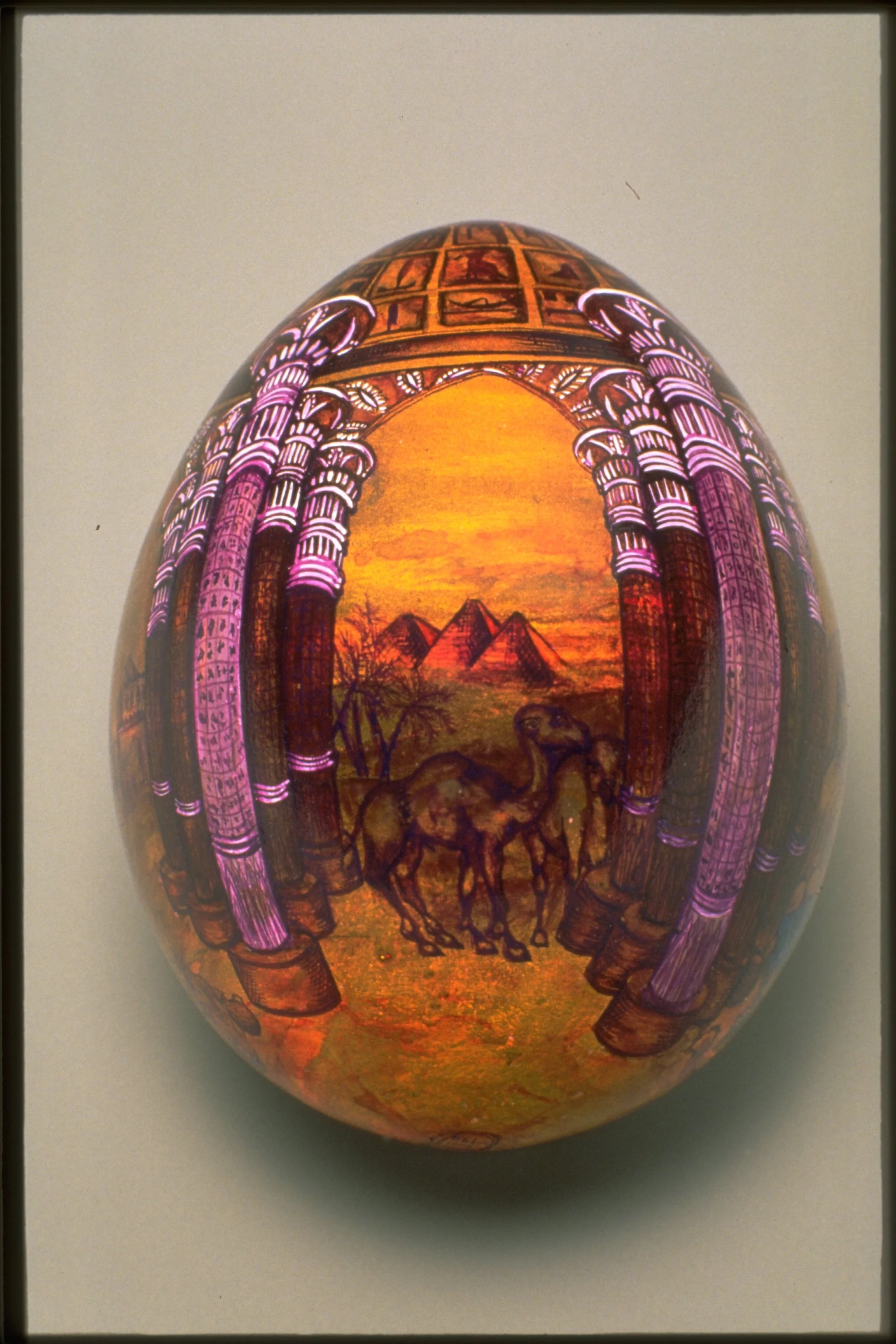 EGYPT - Lathed wood/Pigment - Hen sized egg