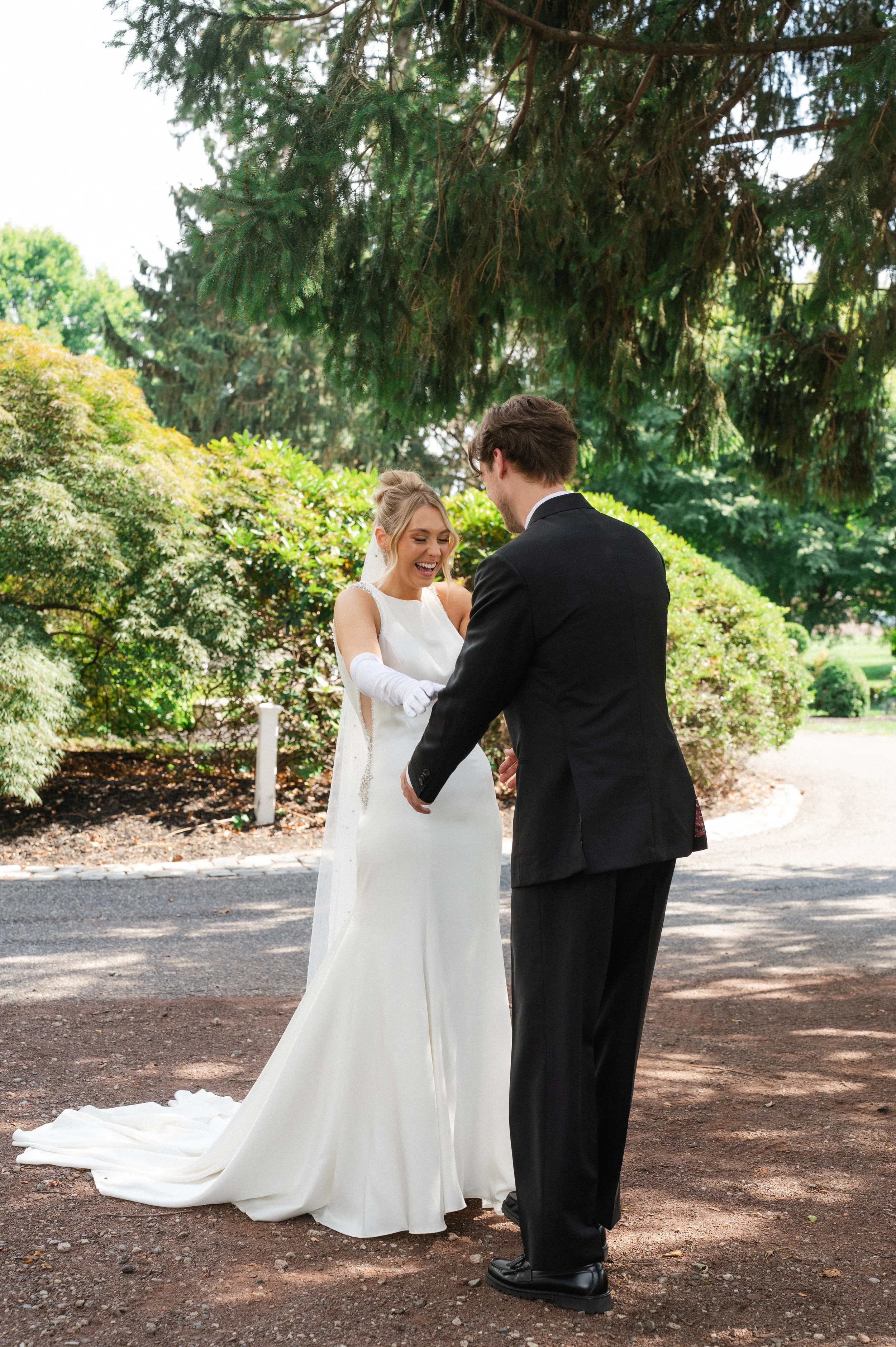 should I do a first look on my wedding day?