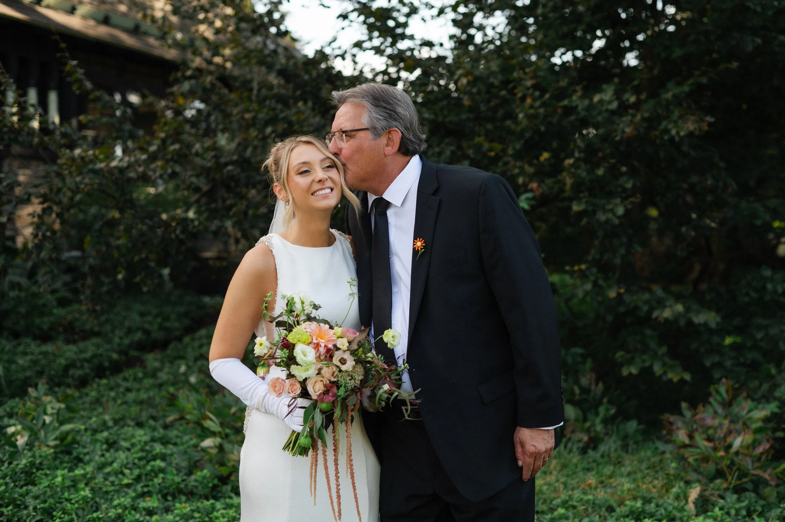 candid wedding photographer