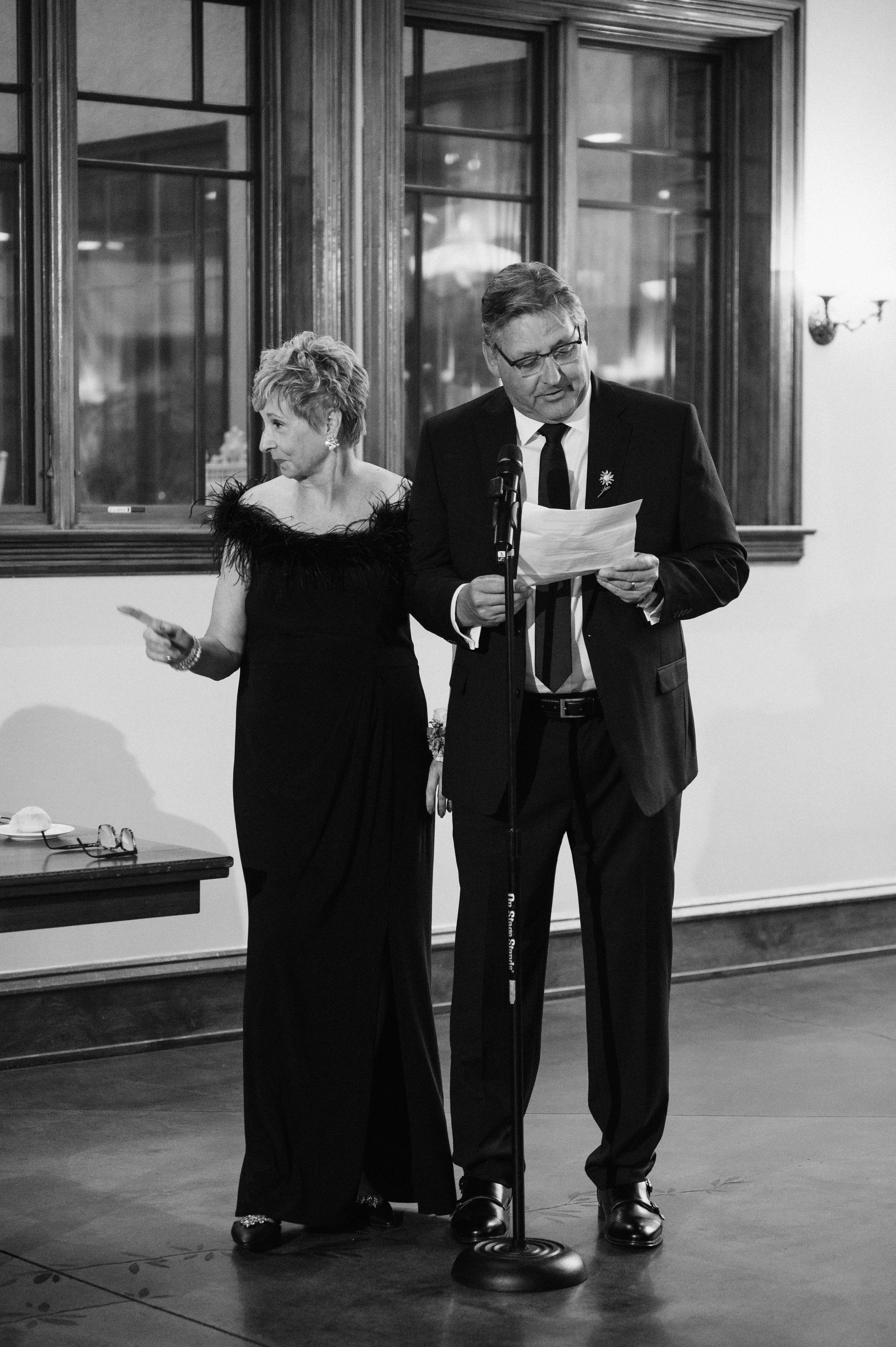 candid wedding photographer