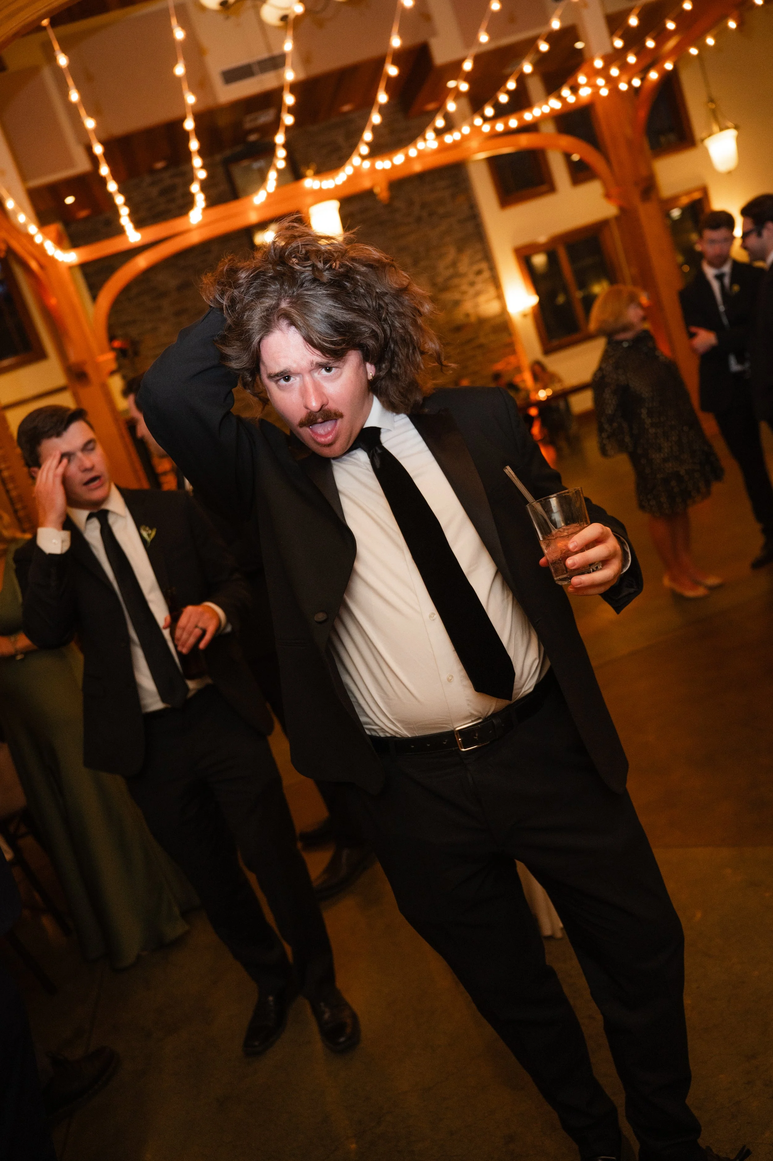 candid wedding photographer