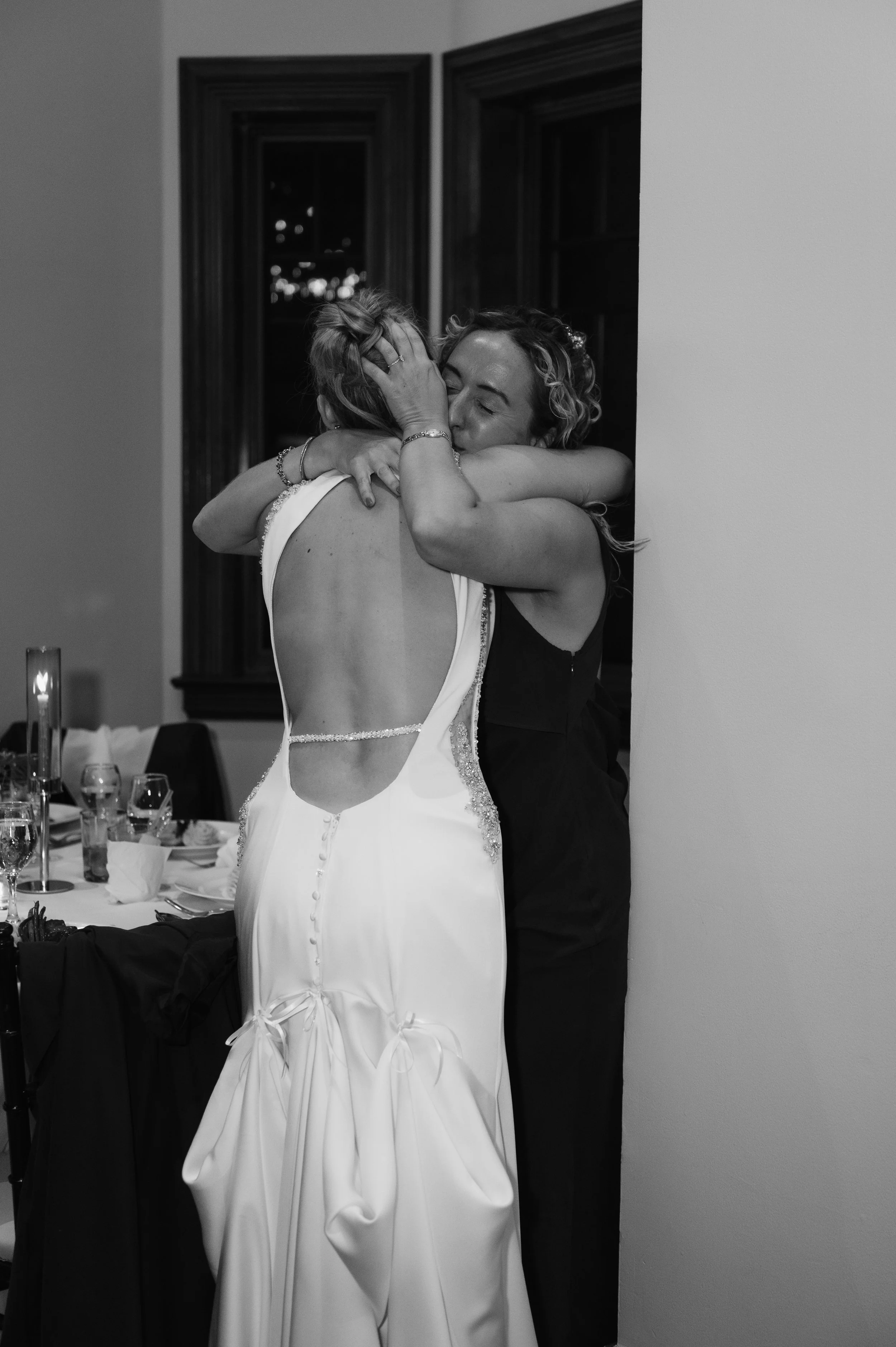 candid wedding photographer