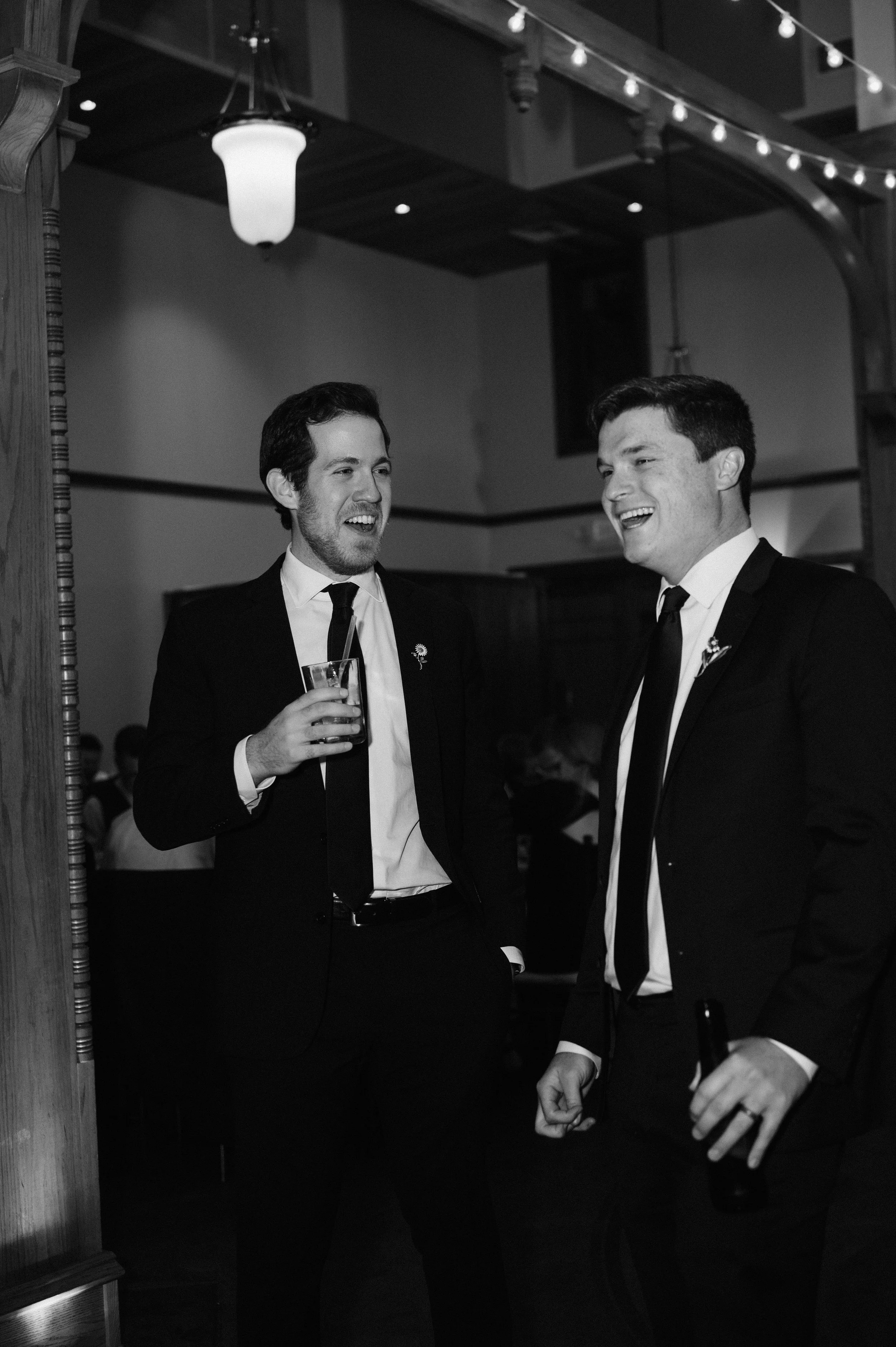 candid wedding photographer