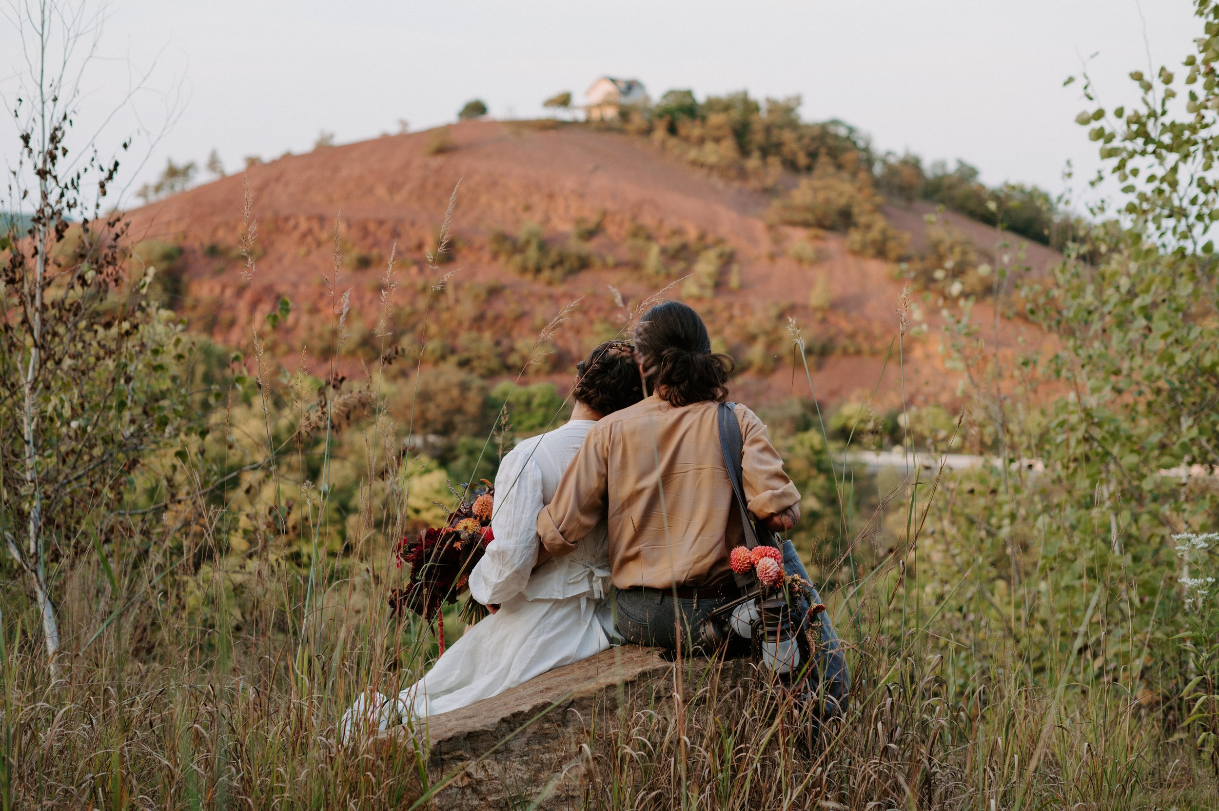vow renewal on the appalachian trail captured by lehigh valley wedding and elopement photographer