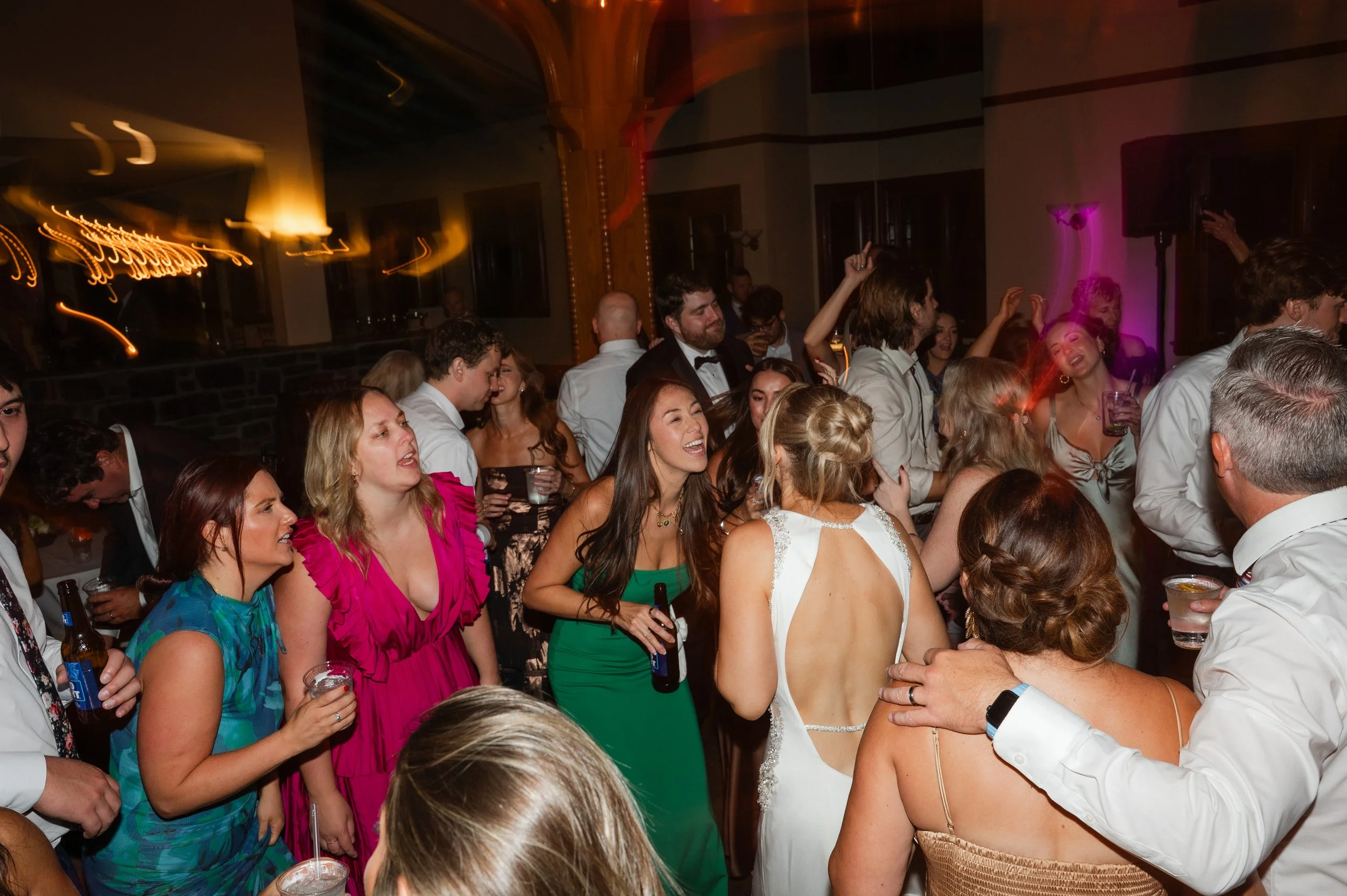 philadelphia female wedding dj