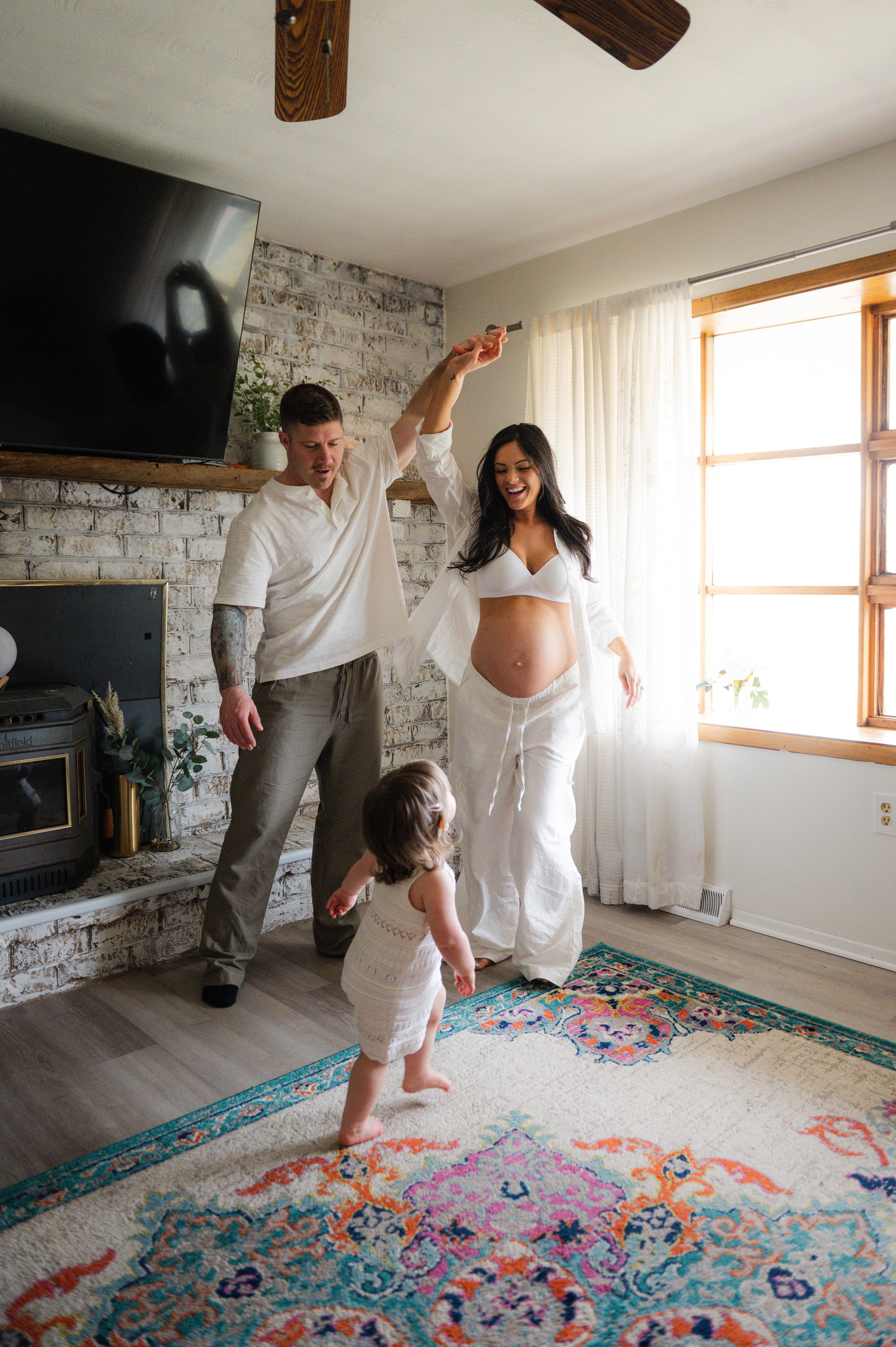 in-home maternity session captured by lehigh valley family photographer