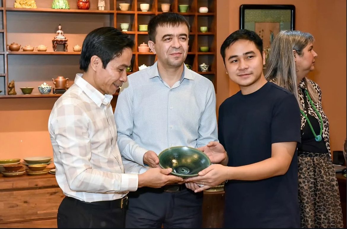 Nghệ nhân trẻ mang làn gió mới cho gốm sứ Bát Tràng