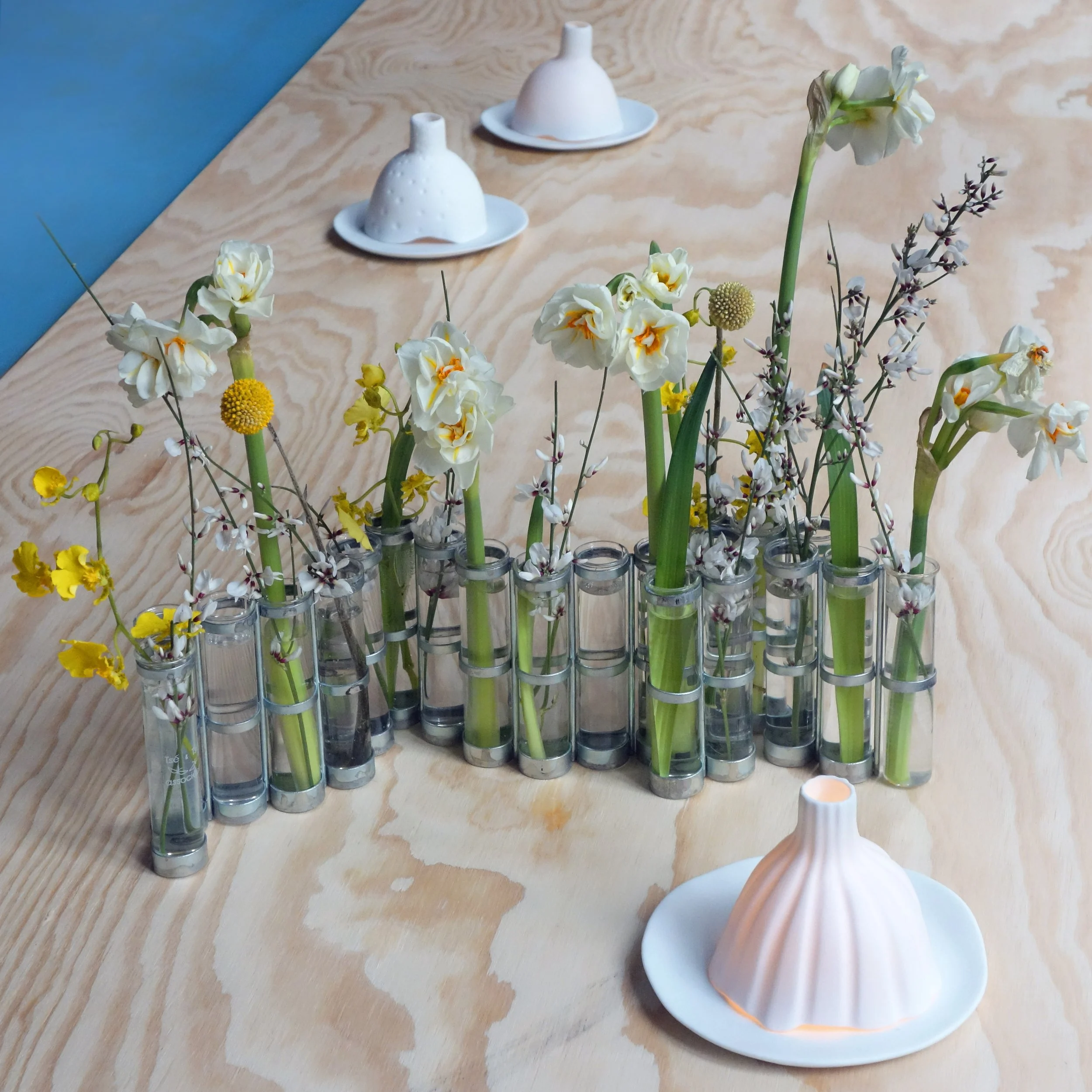 0804-1106 triangle bleu HD.jpg