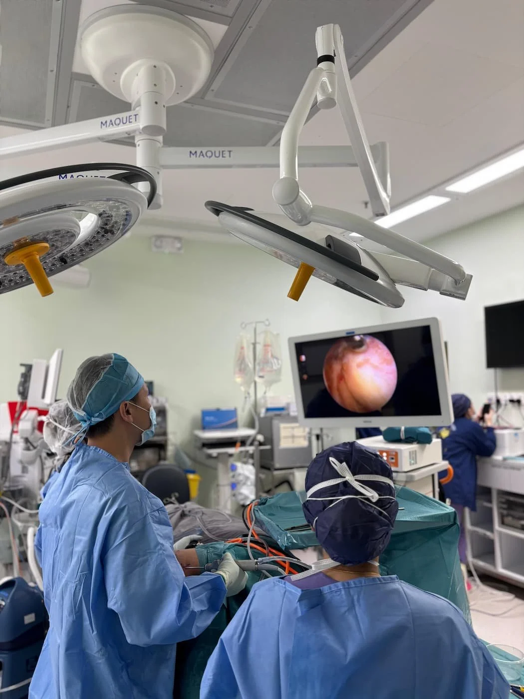 Dr Bryan Wang keyhole elbow surgery