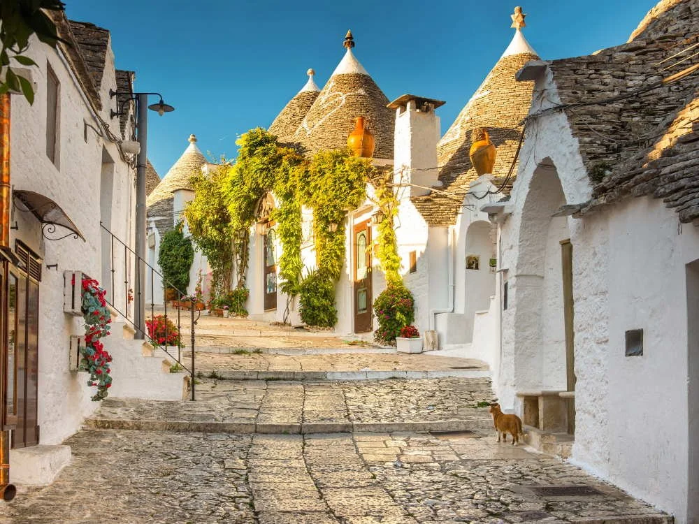 AdobeStock_177761773-trulli-2.jpg