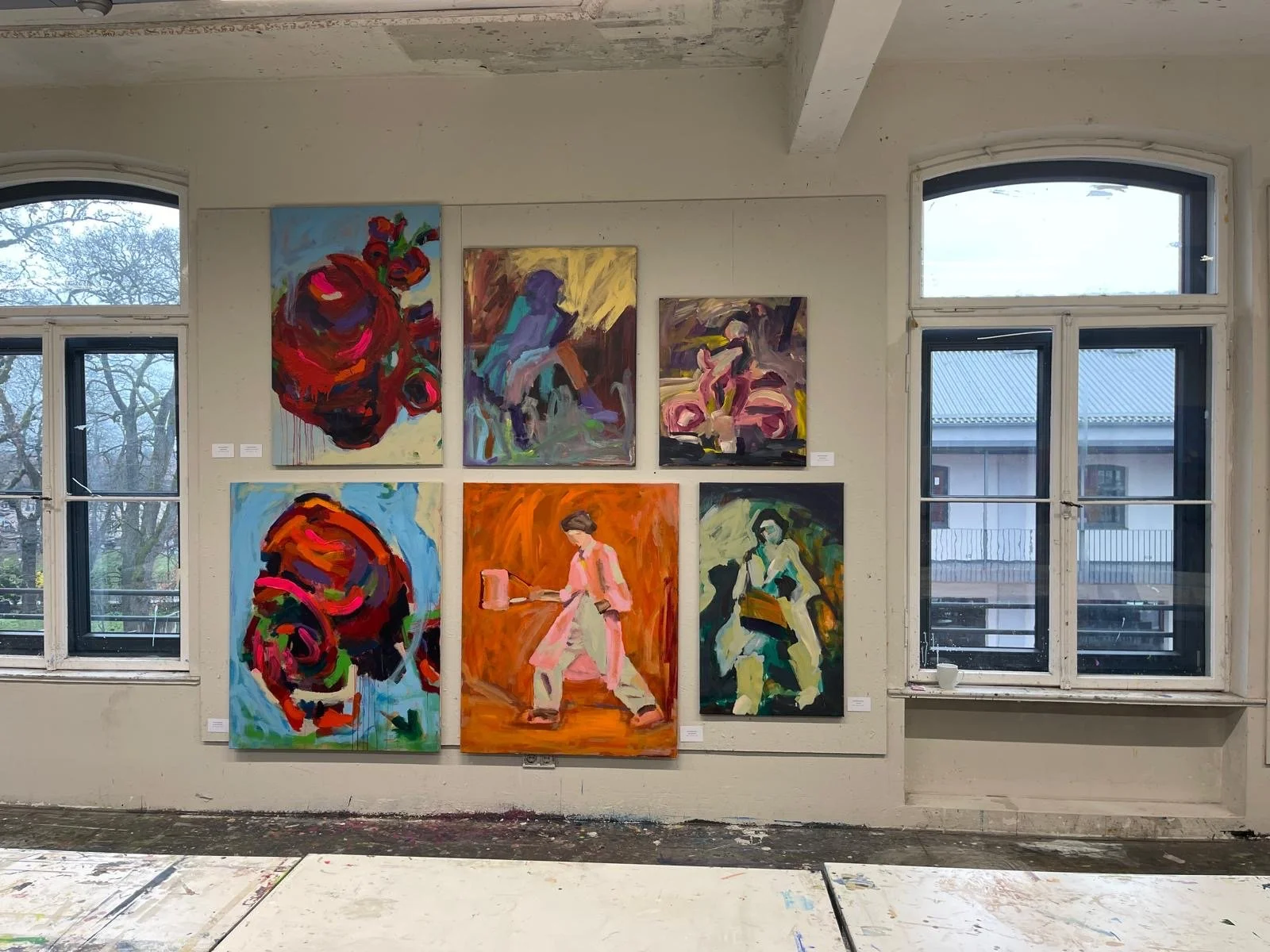 Meine Abschlusswand – sechs Werke, viele Umwege, ein stilles Ankommen.