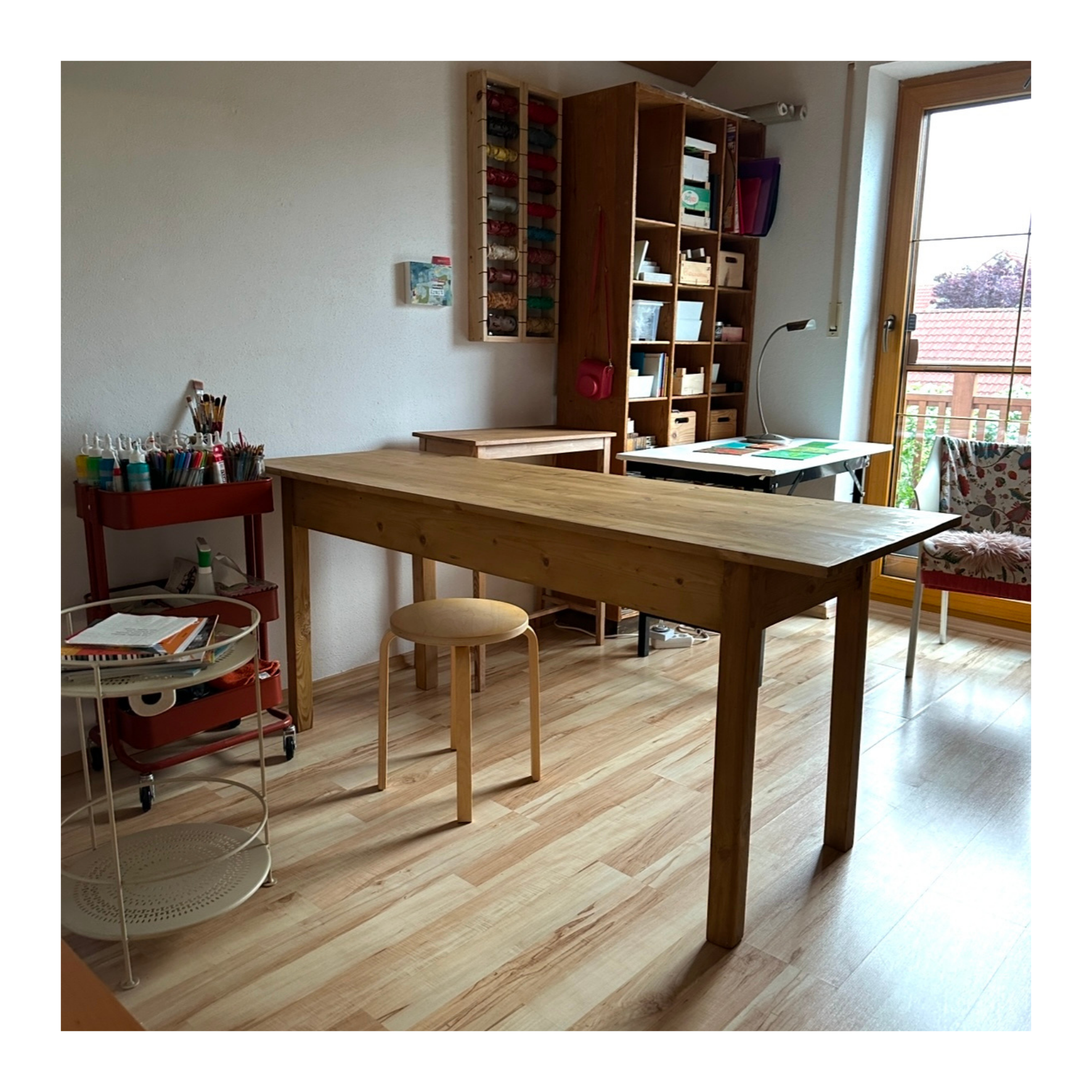 Workshopraum-atelier-petra-kreuzpointner-malerei.png