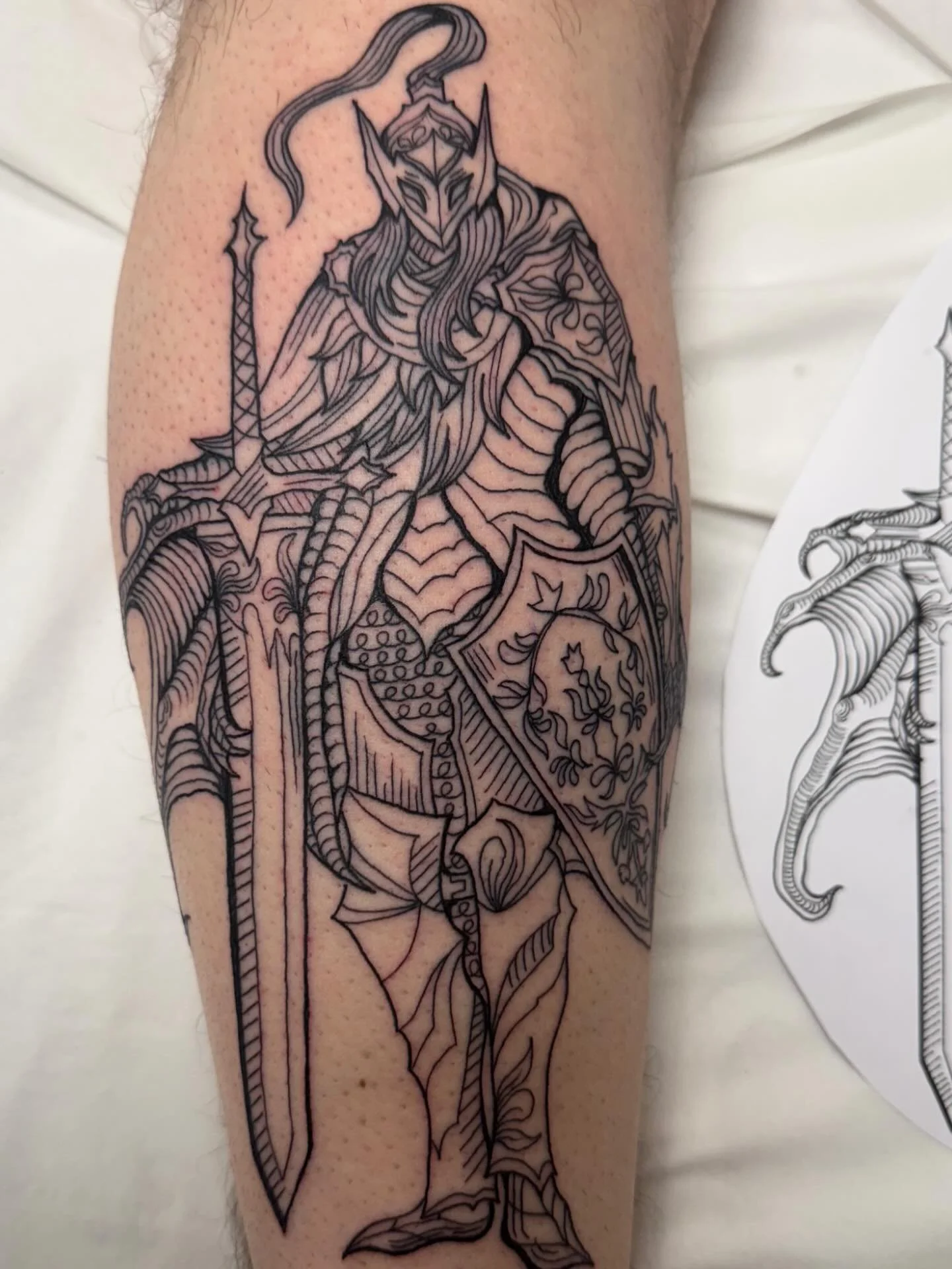 Ridonkulous one from @tulas.tattoos 🗡️
#etchingtattoo #lineworktattoo #bristoletchingtattoo #bristoltattooartist