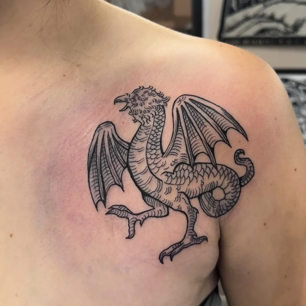 The coolest creature you ever did see by @tulas.tattoos 🔥

#etchingtattoo #finelinetattoo #bristoltattoo #creaturetattoo