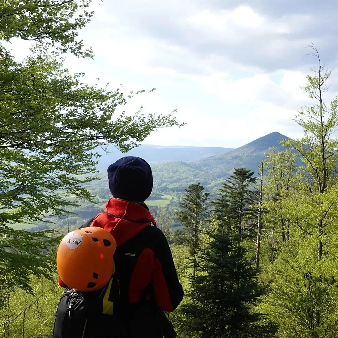 Demie journ&eacute;e au Falkenstein avec Annick ☀️

Moulinette, mini grande voie et descente en rappel ... Le tout sur du granite vosgien avec une vue exceptionnelle !

N'h&eacute;sitez pas &agrave; m'envoyer un message si l'aventure vous tente, plus