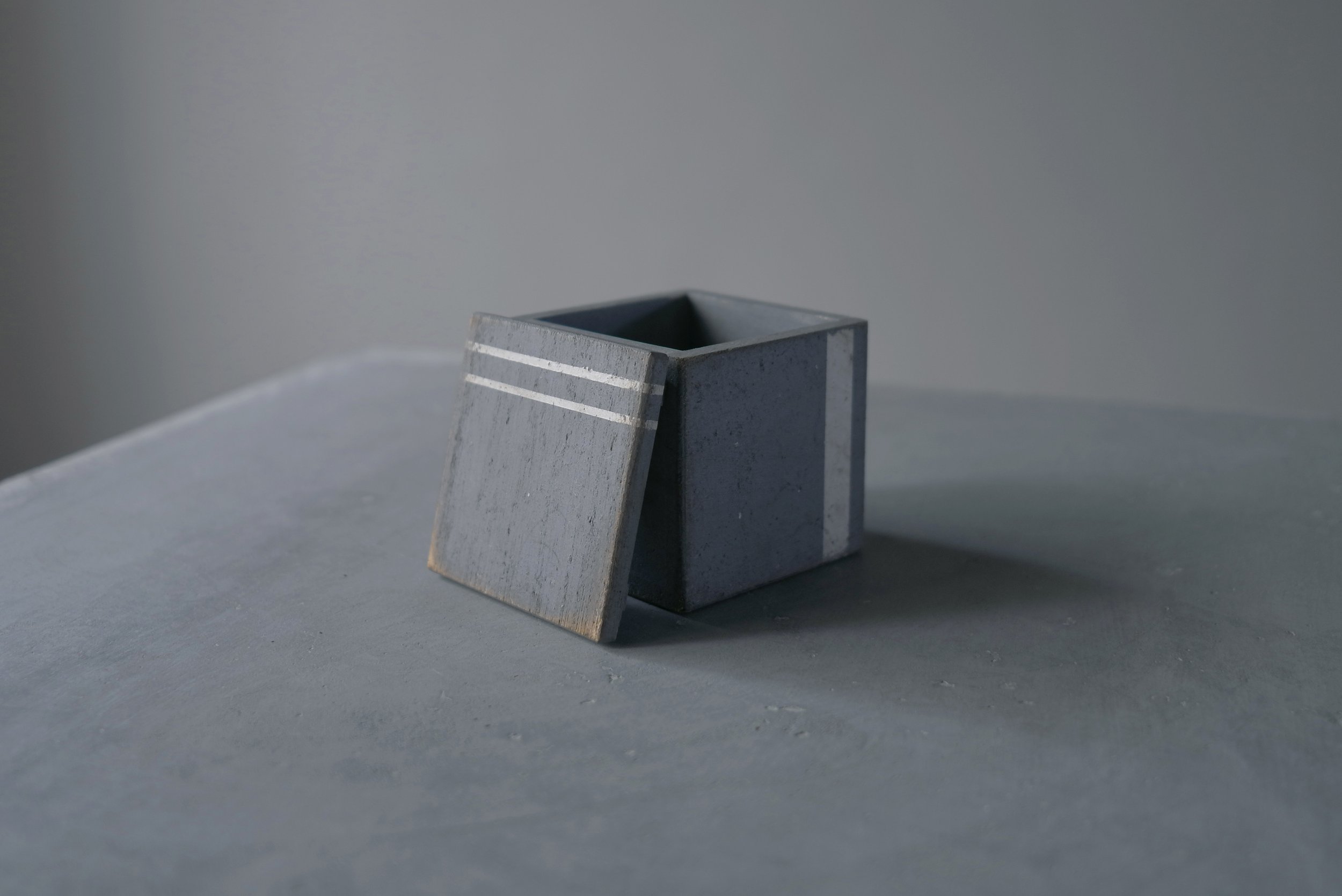 Michiko-Iwata-Object-13-Box-d.jpg