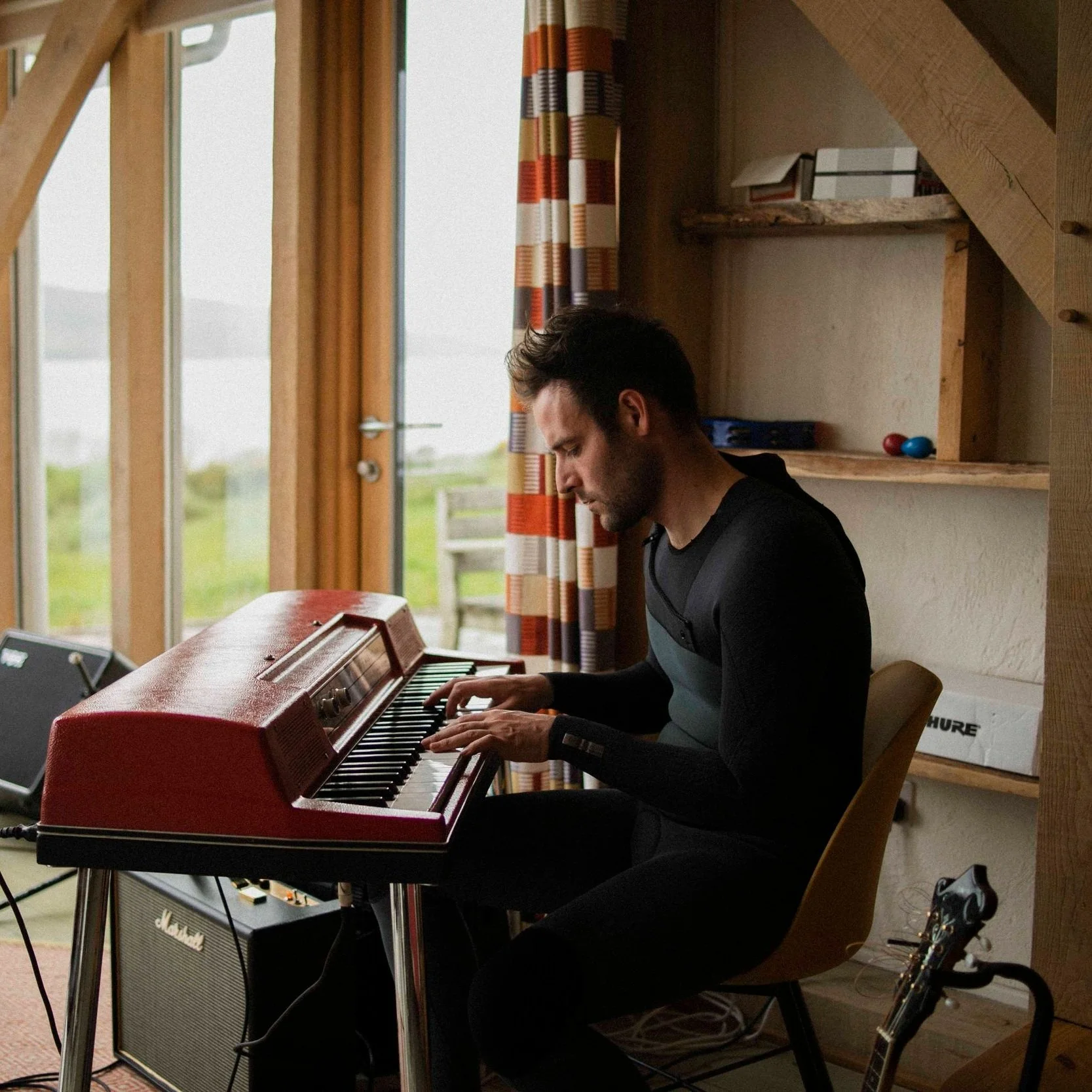 Roo Panes releases new single, Suburban Pines