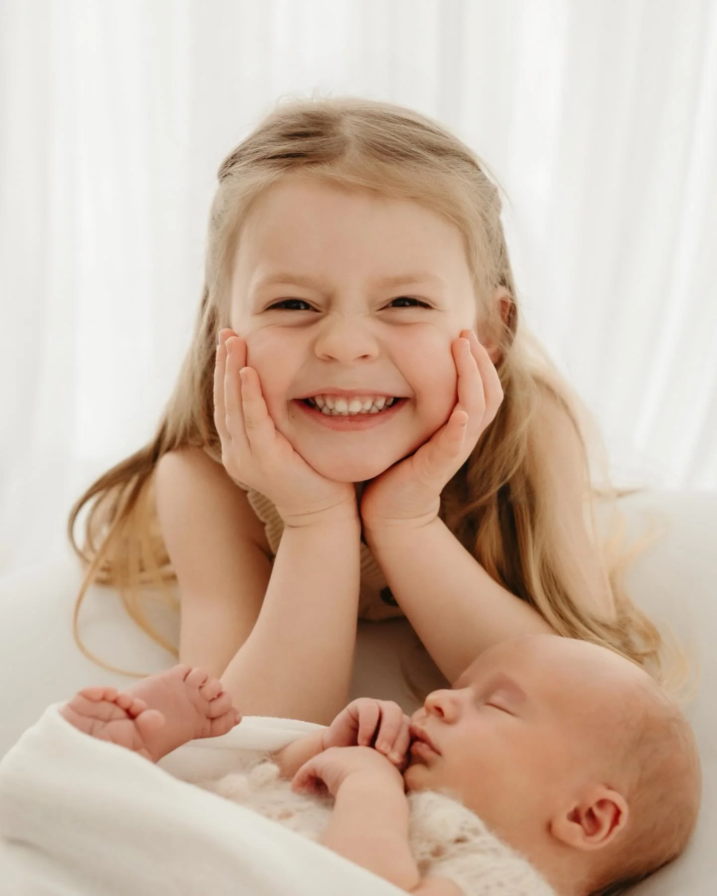 En liten stund som ikke kommer tilbake, da lillebror var helt ny 🤍🕊️ 

Jeg har noen f&aring; ledige nyf&oslash;dt-timer i mai/juni, ta kontakt for &aring; reservere tid rundt din termin.