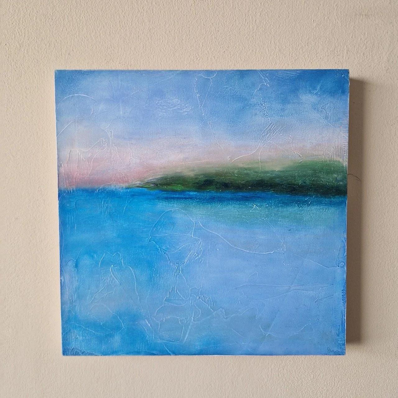 In the blue between: €250