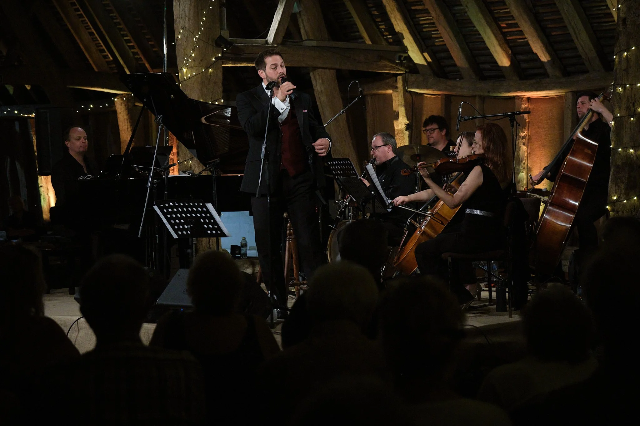 Jon Robyns and musicians of West End, 2024