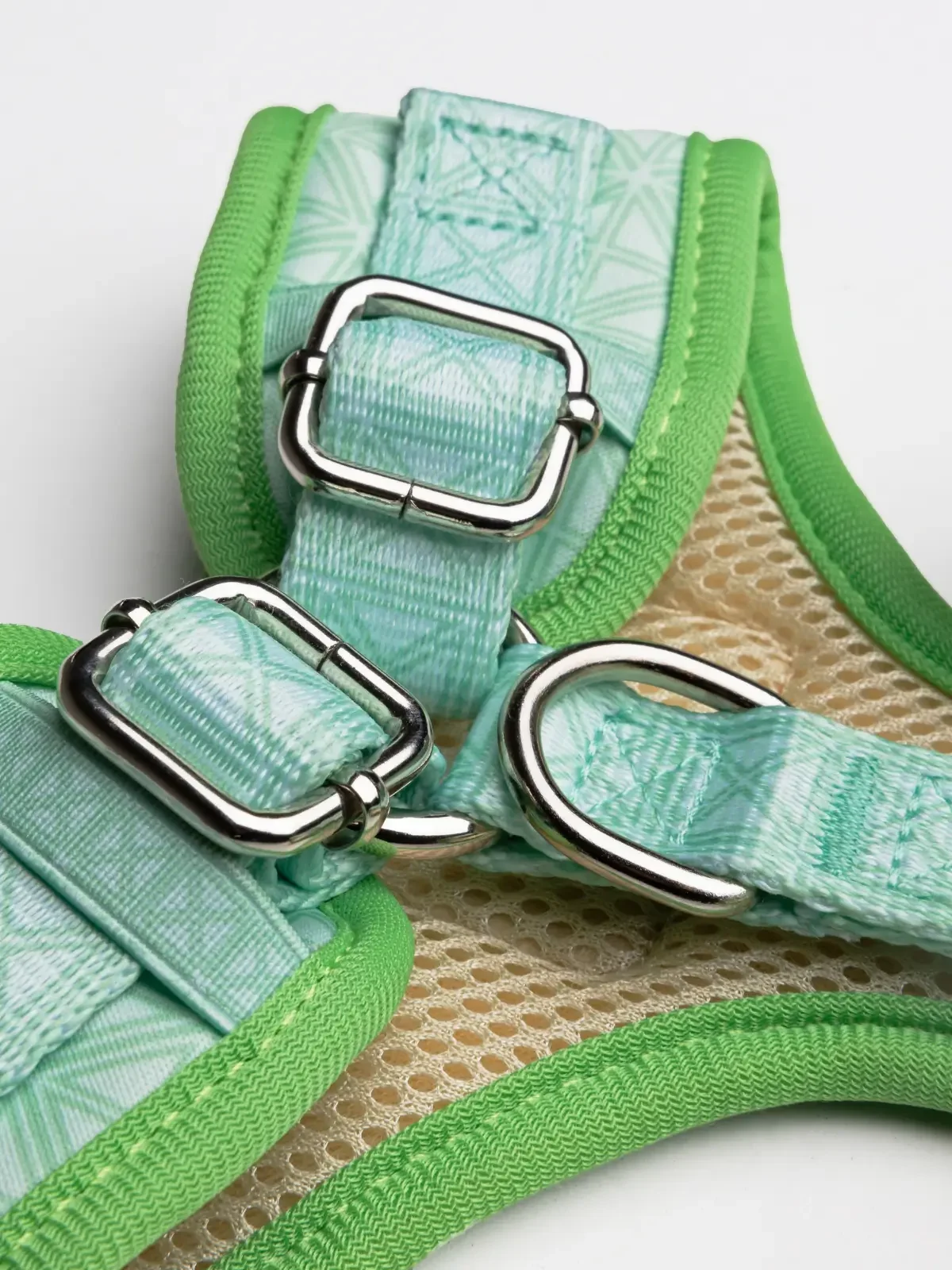Émeraude Élégance dog harness with soft mesh and adjustable straps – Le ChouChou Paris