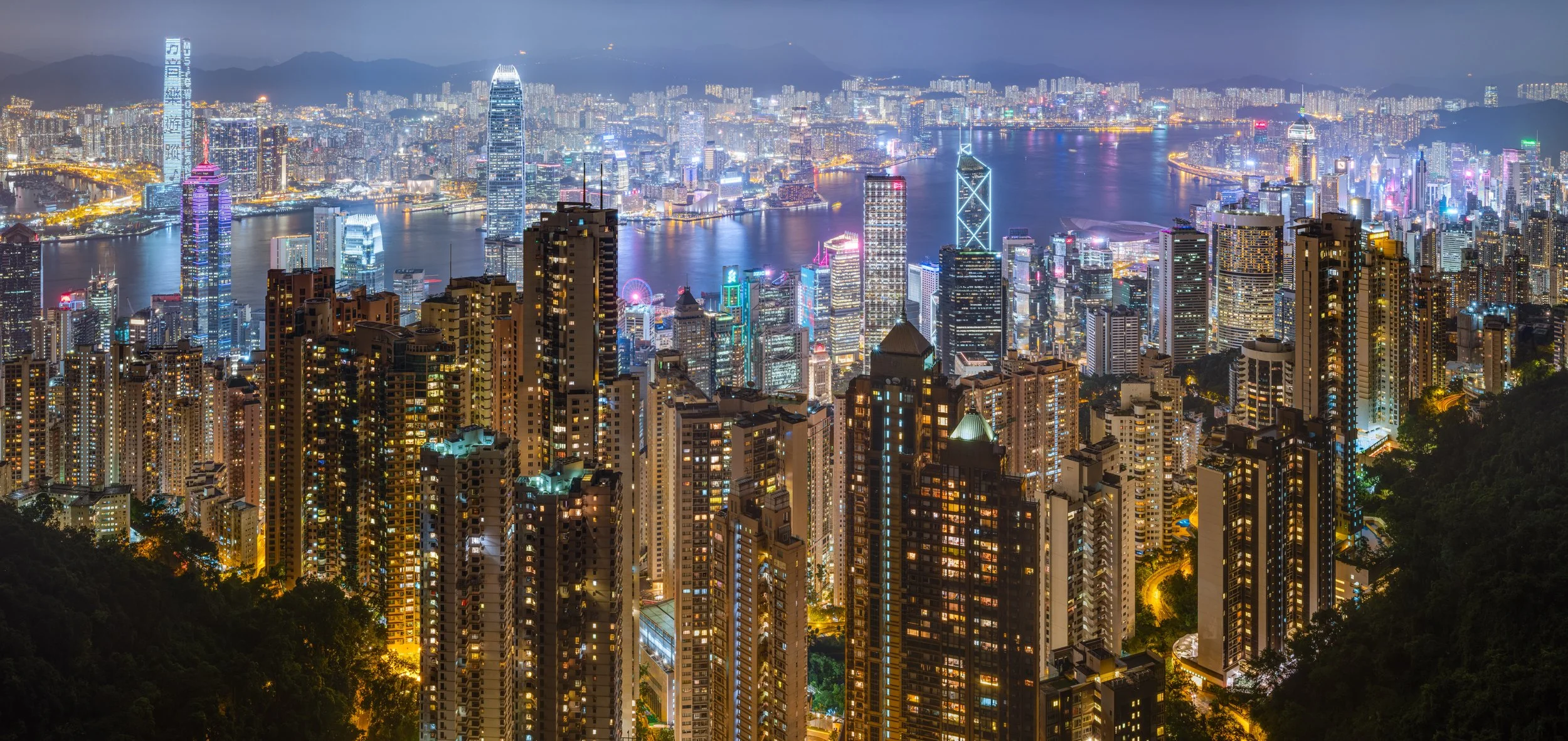 Hong_Kong_Harbour_Night_2019-06-11.jpg