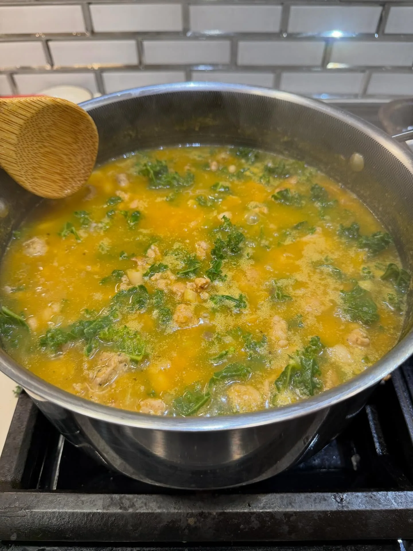 Chicken Sausage Butternut Squash Soup 🍲🔥

A rich, cozy bowl loaded with veggies, protein, and Big Pete&rsquo;s flavor. Perfect for fall, winter&hellip; or any night you want something hearty and comforting.

⸻

Ingredients:
	&bull;	1 bell pepper, f