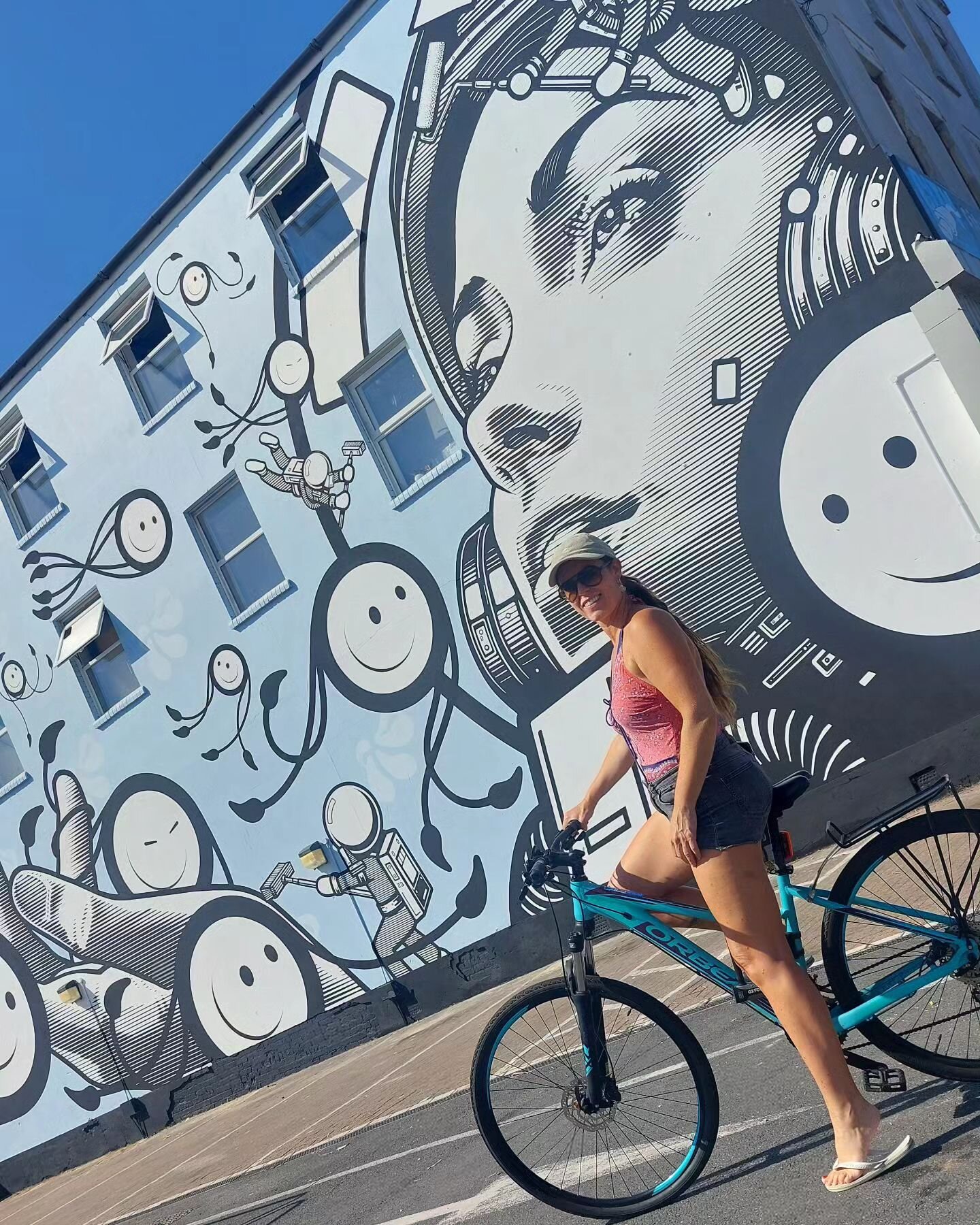 What a great day for a bike ride and to see some amazing art!! 

@thelondonpolice 
📍 Seadog Studios PO4 8QZ

Are you making the most of the Beryl or Voi voucher codes this weekend?

Voi: LOOKUP20DAY
Beryl: LOOKUP23