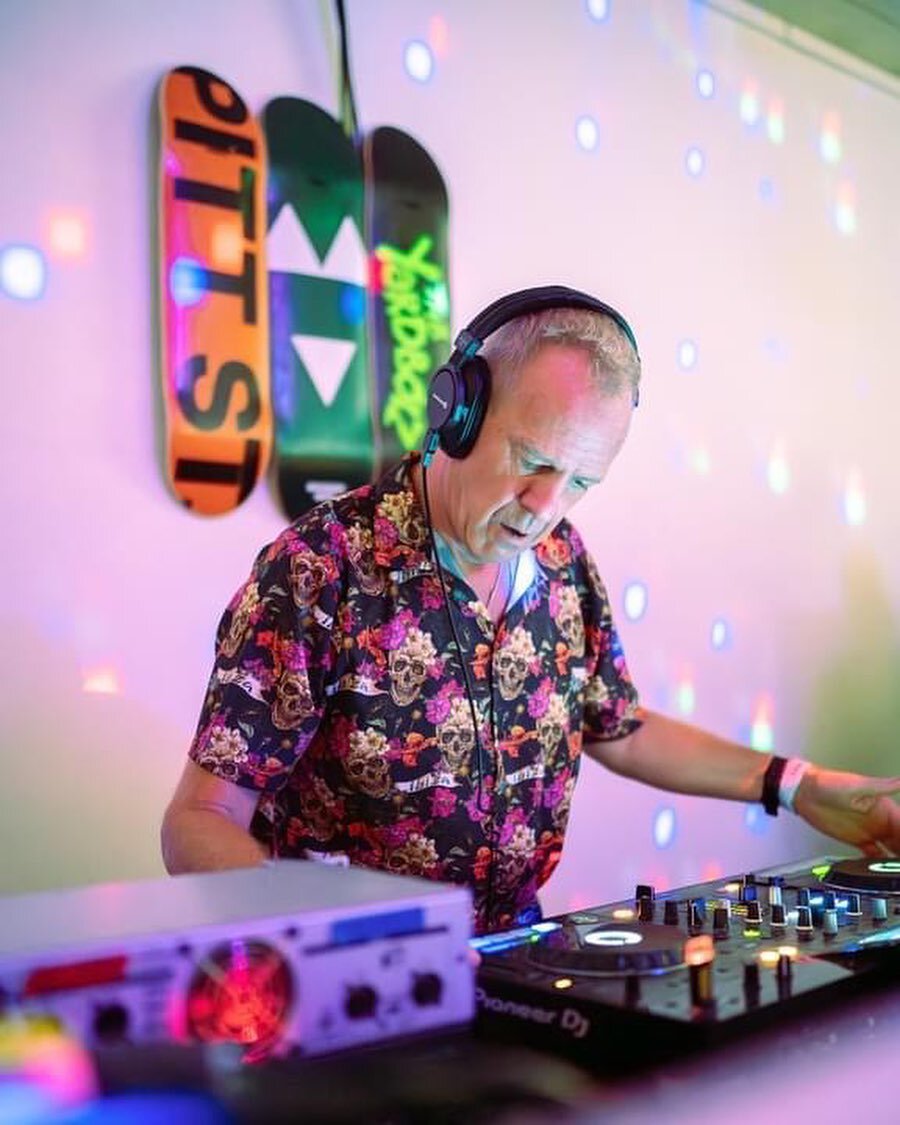 We were incredibly honoured to have @officialfatboyslim dj our Saturday night party for all the artists and volunteers. Huge thanks go to @pepitacoffee and @pittstreetskatepark for helping to make it happen. #lookupportsmouth #lookupportsmouth2023 #f