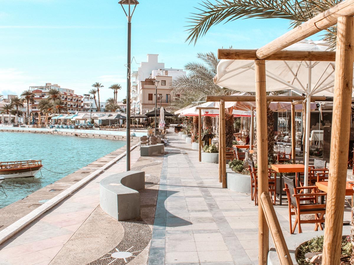 Cafes am Meer in Sitia auf Kreta