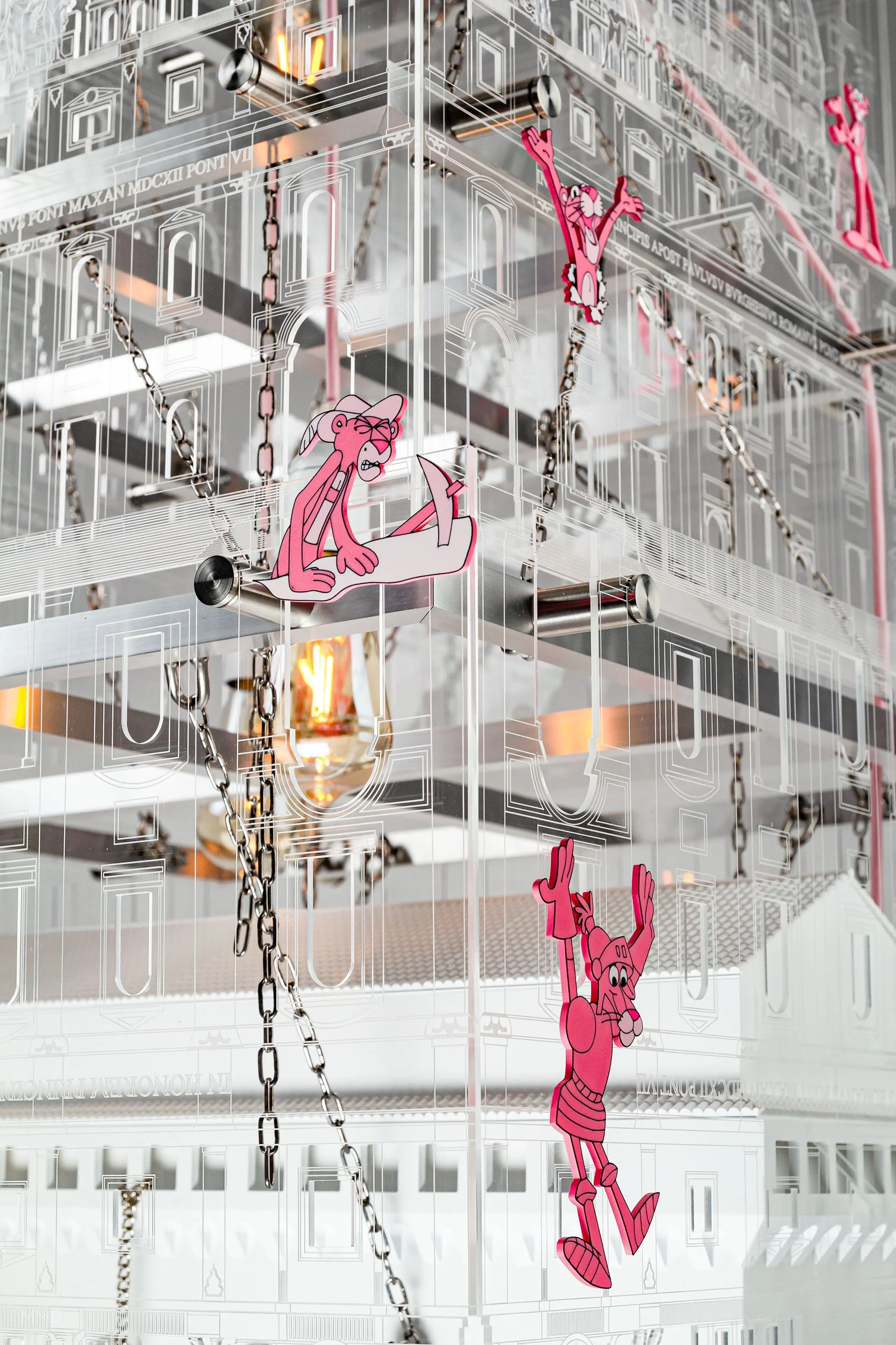 Pink Panther vs The Pope - Kunstrealisation von Modellbau Milde Berlin für Simon Fujiwara