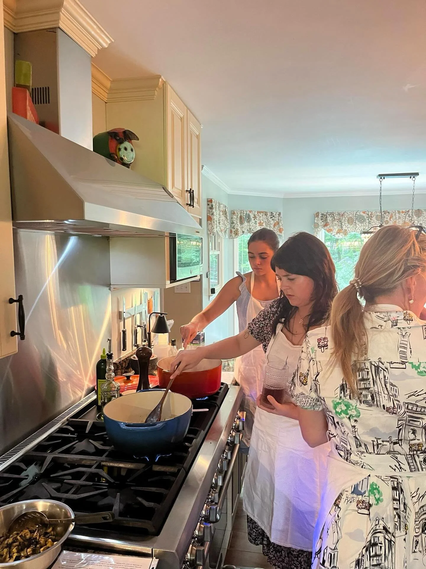 I had the pleasure of leading this private cooking class with this fabulous family on Sunday. The Ratatouille &amp; French Onion Soup were delicious. Let me know if you&rsquo;d like to schedule a private cooking class. Bon Appetite 🇫🇷