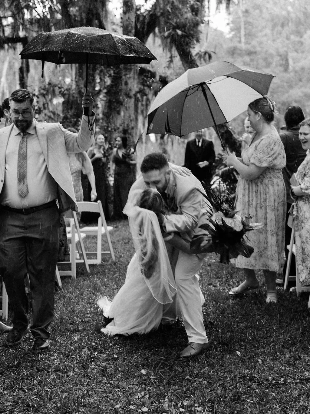 Even the rain couldn&rsquo;t phase these two love birds ✷

Team Photographer | @kuo.mth
Team Videographer | @robshannonigans