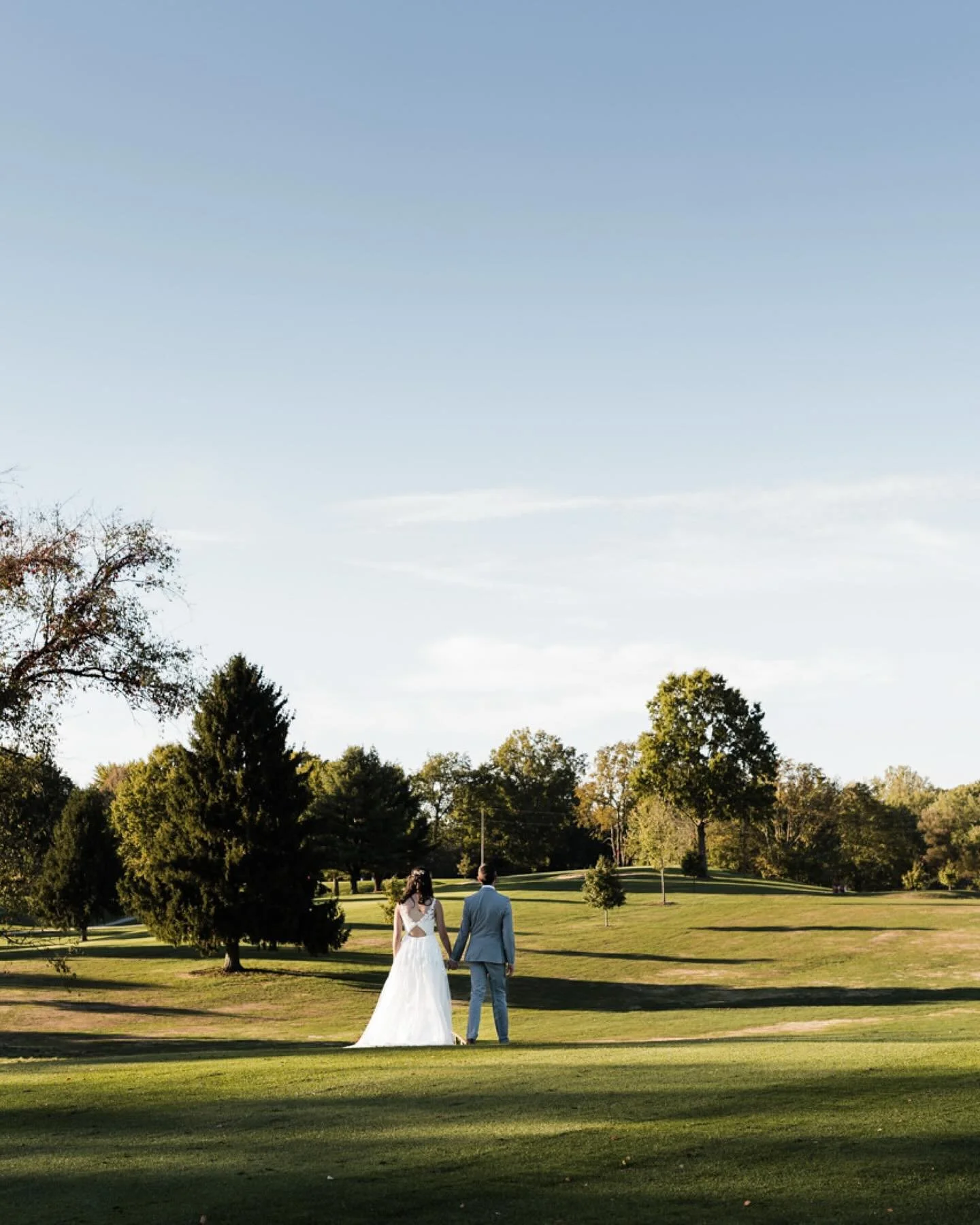 Lindsey + Sean&rsquo;s sneak peeks!

Such a treat to head east to Ohio to celebrate these two! Their wedding day, in early October, was simply breathtaking. From stunning weather to so many tender moments &ndash; this day was one to be treasured. 

N