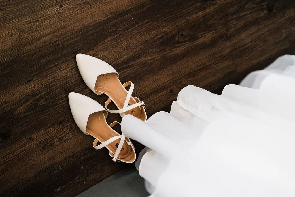  Elegant modern autumn fall rustic barn wedding at The Event on Sunny Brook scenic event venue in Kent, Ohio – indoor rustic barn wedding reception with outdoor ceremony – affordable Columbus Ohio wedding photographer – Central Ohio micro wedding pho