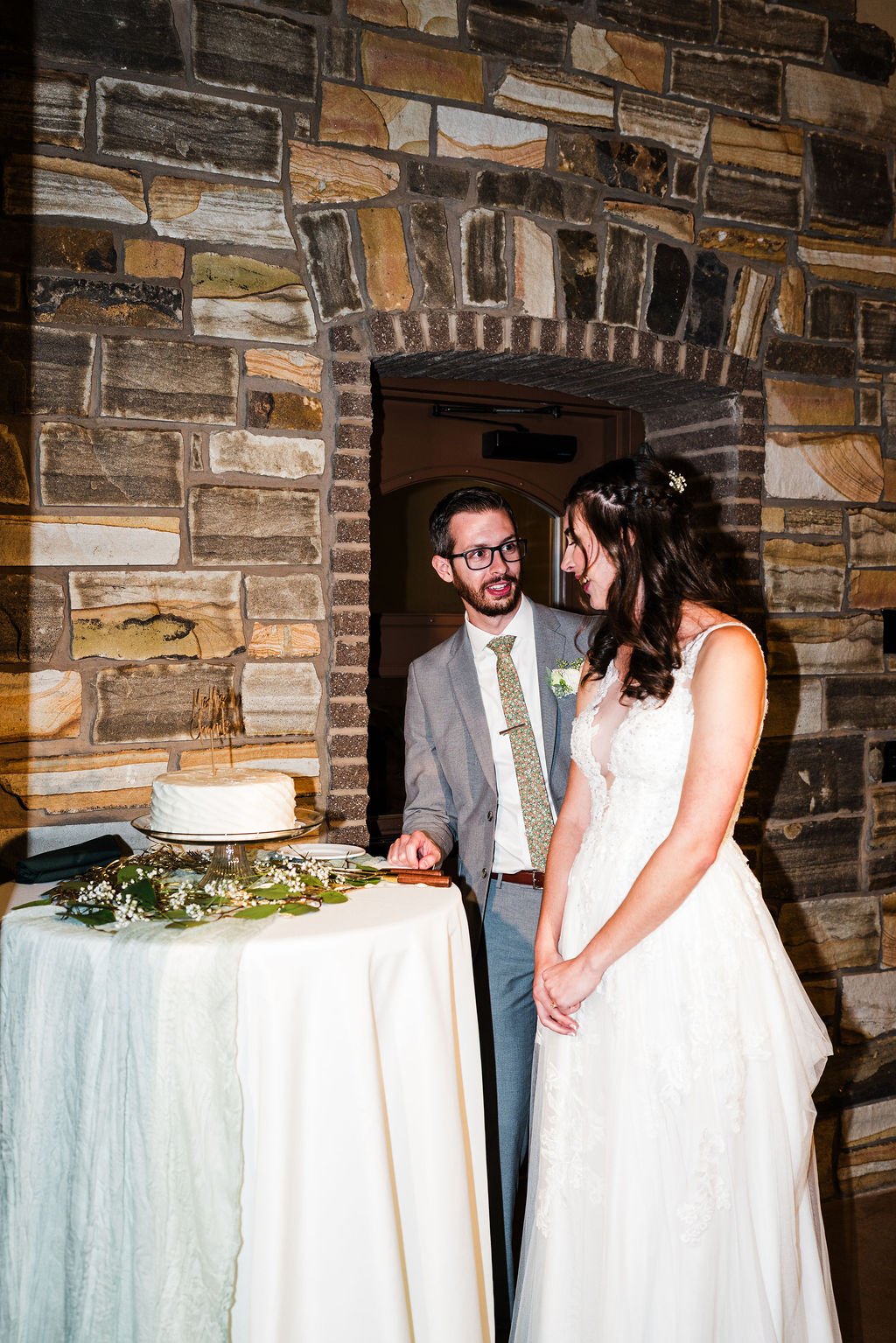  Elegant modern autumn fall rustic barn wedding at The Event on Sunny Brook scenic event venue in Kent, Ohio – indoor rustic barn wedding reception with outdoor ceremony – affordable Columbus Ohio wedding photographer – Central Ohio micro wedding pho