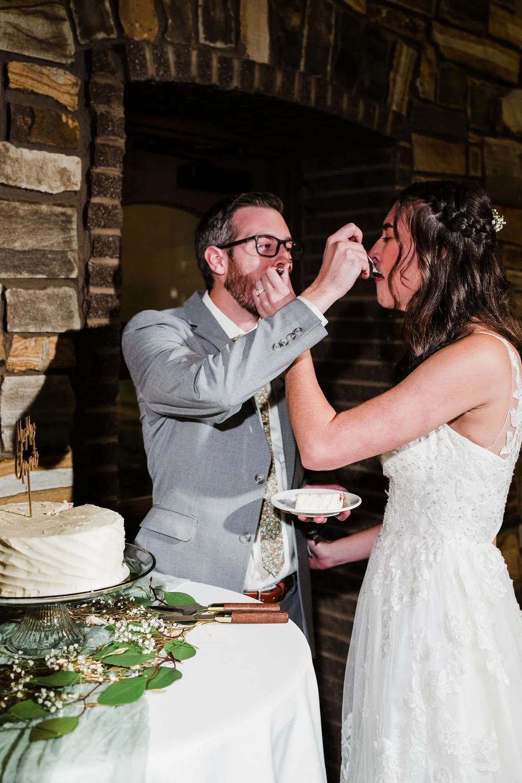  Elegant modern autumn fall rustic barn wedding at The Event on Sunny Brook scenic event venue in Kent, Ohio – indoor rustic barn wedding reception with outdoor ceremony – affordable Columbus Ohio wedding photographer – Central Ohio micro wedding pho