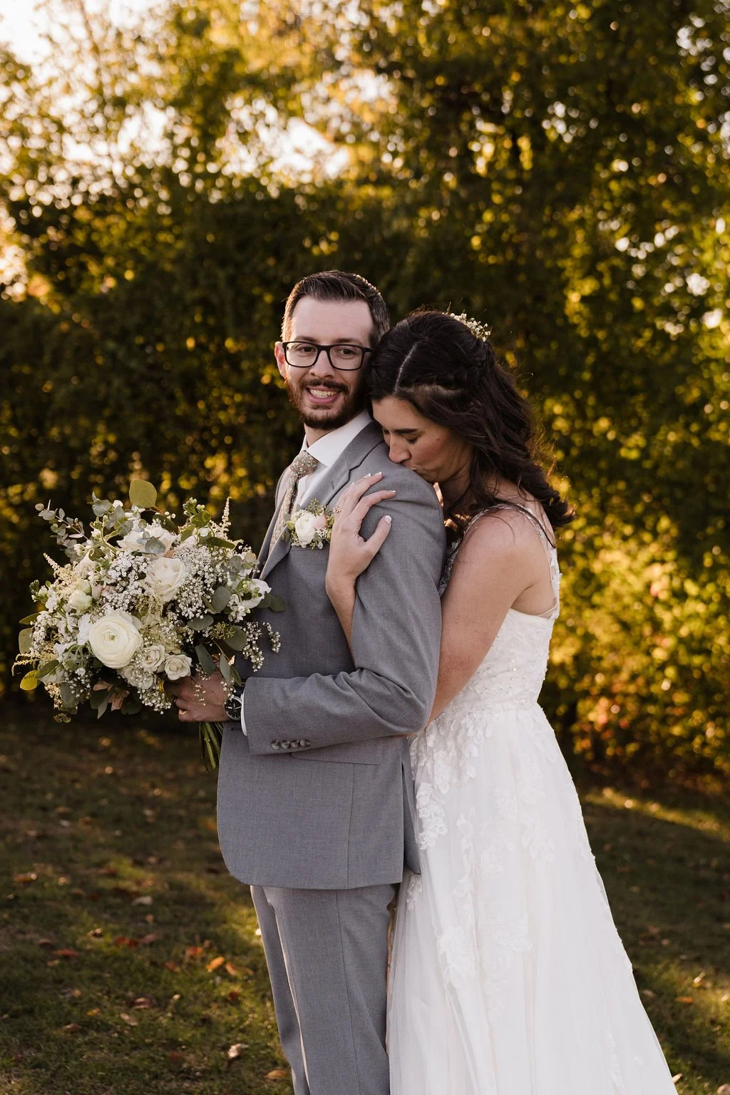  Elegant modern autumn fall rustic barn wedding at The Event on Sunny Brook scenic event venue in Kent, Ohio – indoor rustic barn wedding reception with outdoor ceremony – affordable Columbus Ohio wedding photographer – Central Ohio micro wedding pho