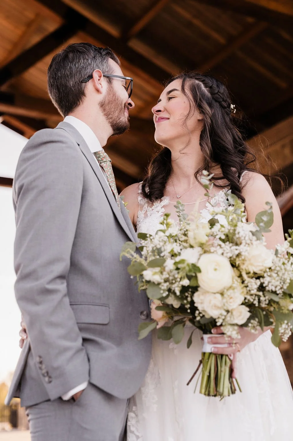  Elegant modern autumn fall rustic barn wedding at The Event on Sunny Brook scenic event venue in Kent, Ohio – indoor rustic barn wedding reception with outdoor ceremony – affordable Columbus Ohio wedding photographer – Central Ohio micro wedding pho