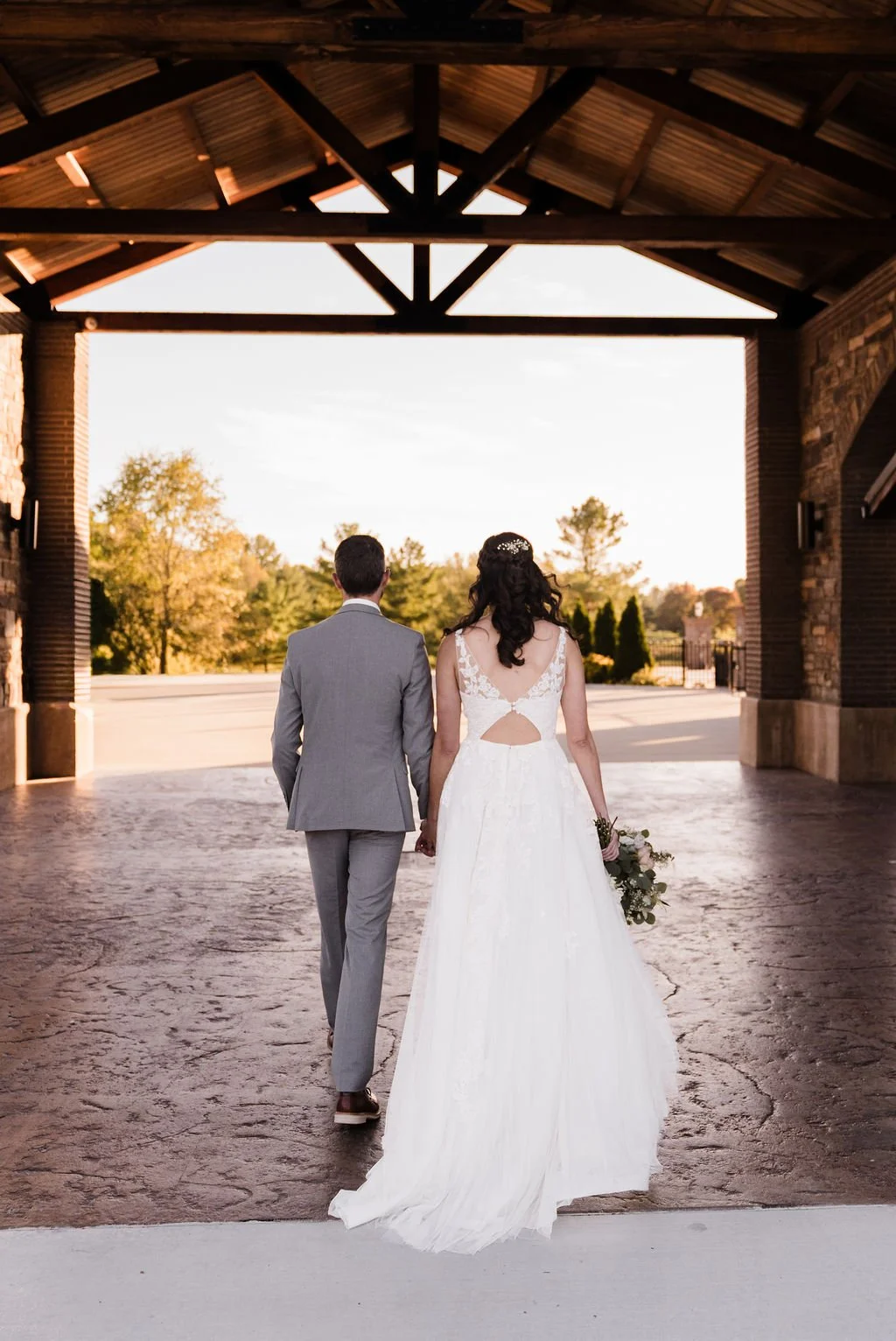  Elegant modern autumn fall rustic barn wedding at The Event on Sunny Brook scenic event venue in Kent, Ohio – indoor rustic barn wedding reception with outdoor ceremony – affordable Columbus Ohio wedding photographer – Central Ohio micro wedding pho